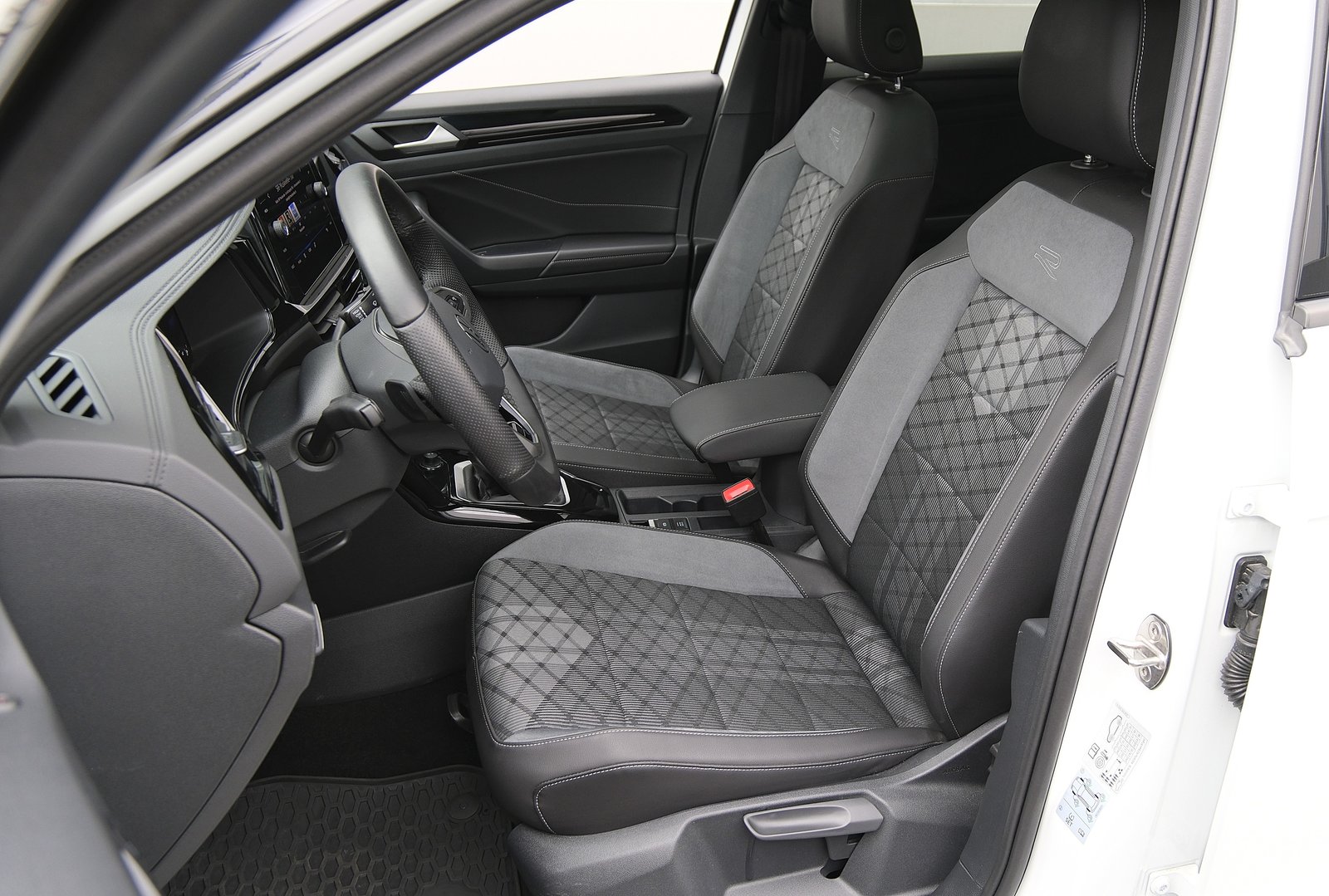 VW T-Roc 1.5 TSI EVO R-Line Black Style DSG, Benzin, Occasion / Gebraucht, Automatik - 5