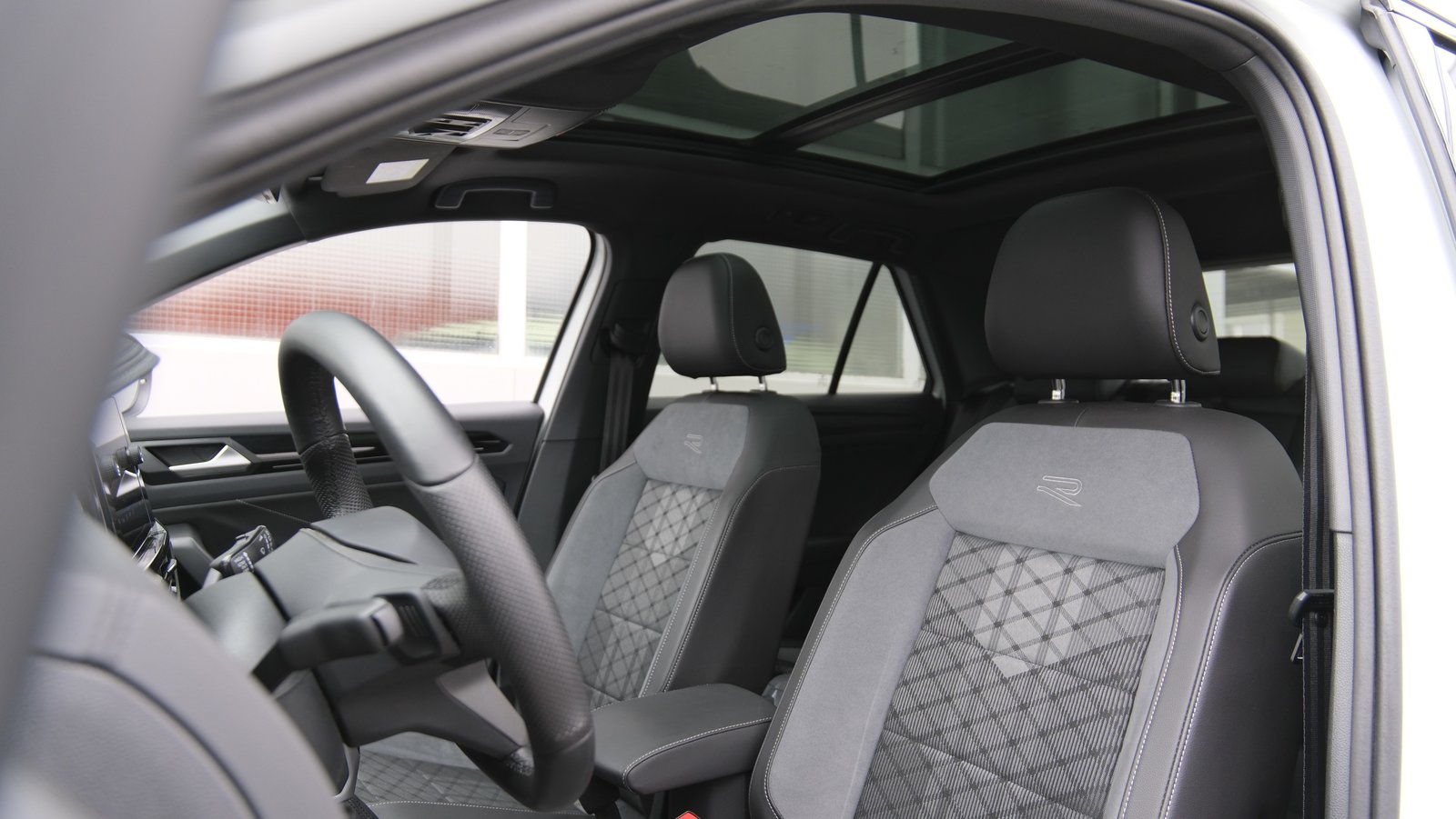 VW T-Roc 1.5 TSI EVO R-Line Black Style DSG, Petrol, Second hand / Used, Automatic - 4
