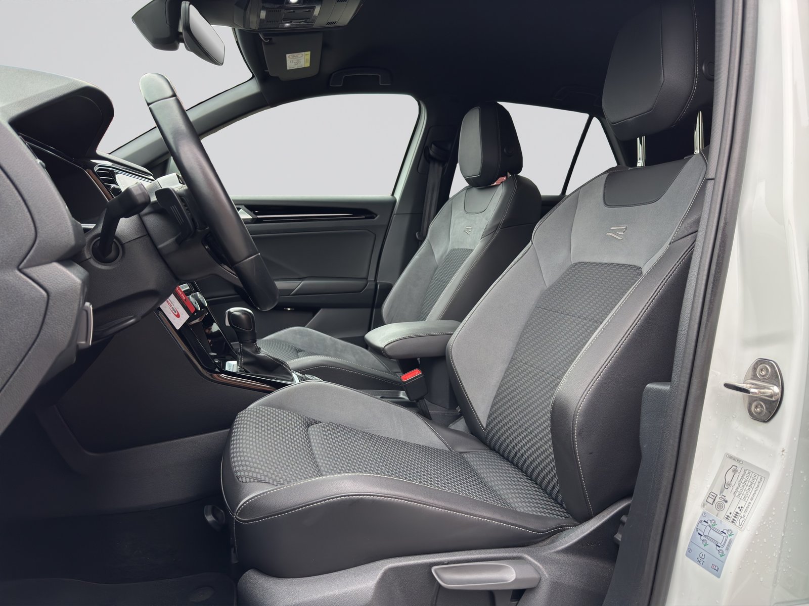 VW T-Roc 2.0 TSI R DSG 4Motion, Benzin, Occasion / Gebraucht, Automatik - 6