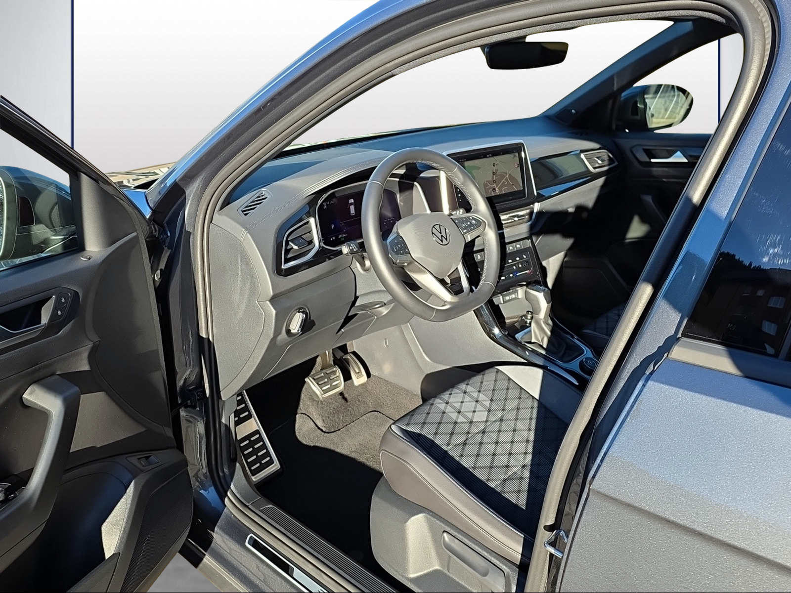 VW T-Roc R-Line, Benzin, Occasion / Gebraucht, Automatik - 6