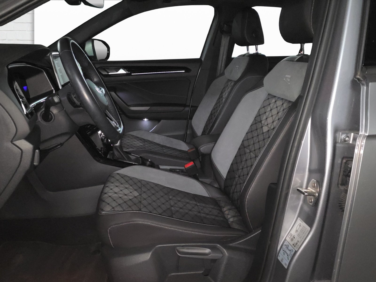 VW T-Roc 2.0 TSI R-Line DSG 4Motion, Petrol, Second hand / Used, Automatic - 5