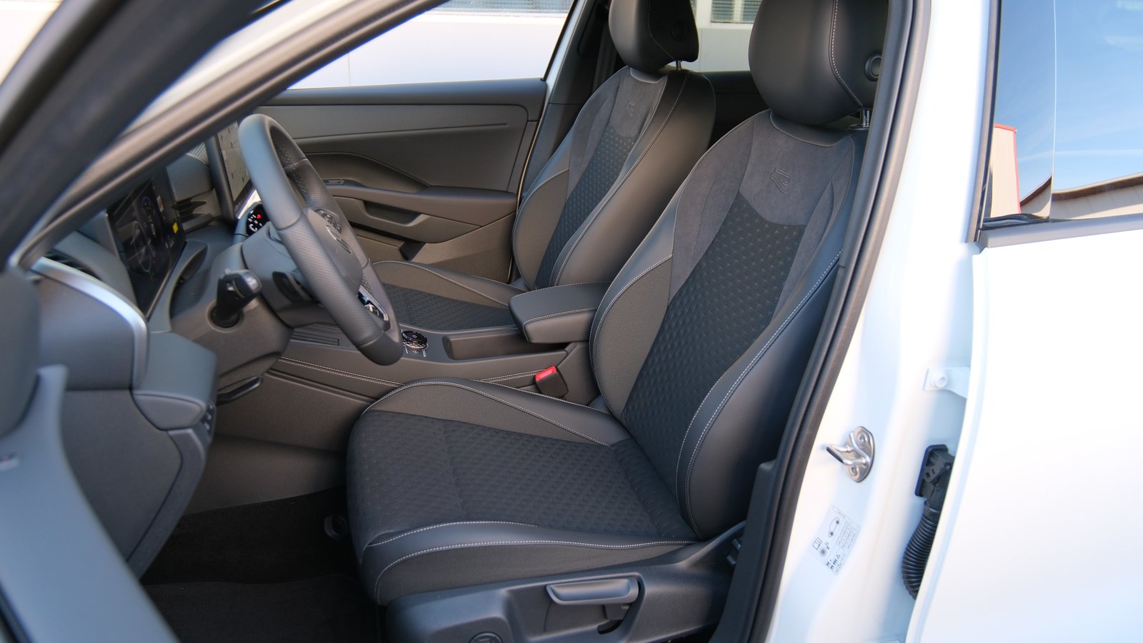 VW T-Roc 1.5 eTSI mHEV R-Line DSG, Essence, Occasion / Utilisé, Automatique - 4