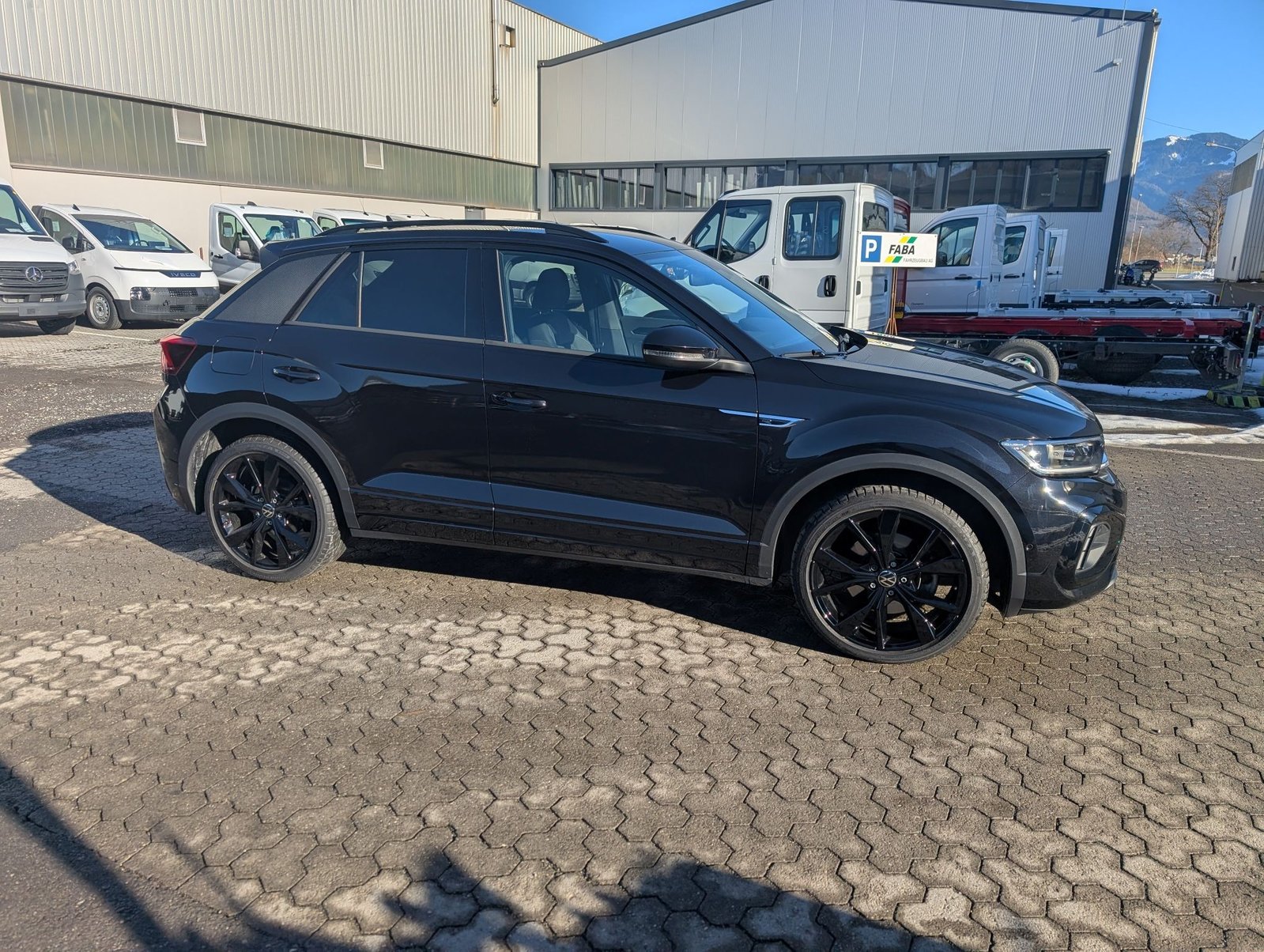 VW T-Roc 2.0 TSI R-Line DSG 4Motion ***Anhängerkupplung***, Petrol, Second hand / Used, Automatic - 3