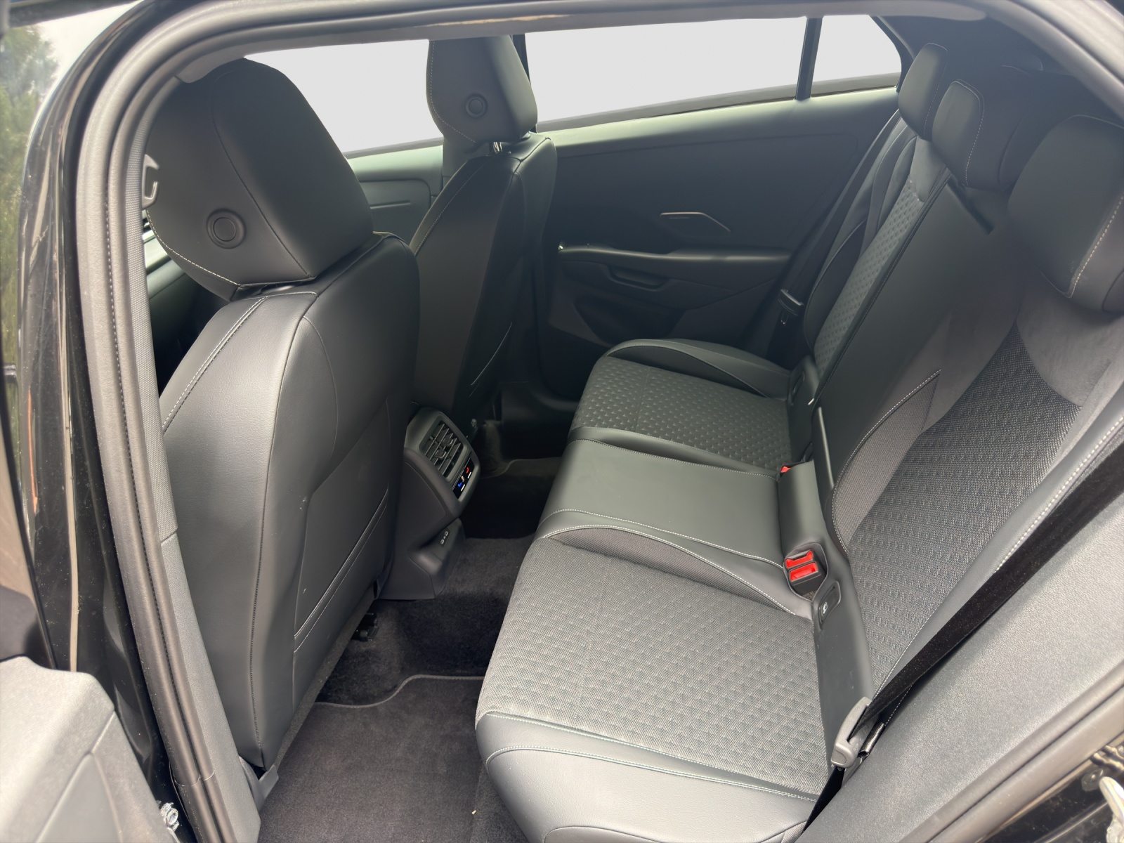 VW T-Roc NF R-Line, Essence, Occasion / Utilisé, Automatique - 7