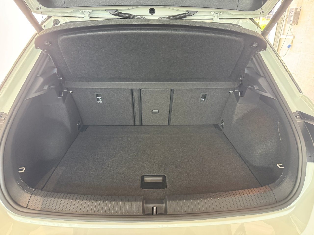 VW T-Roc Sport, Essence, Occasion / Utilisé, Automatique - 7