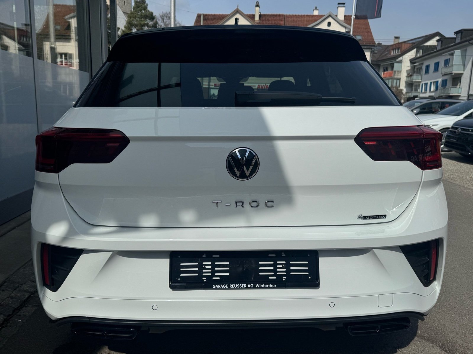 VW T-Roc R-LINE 4MOTION BLACK STYLE *** VOLLAUSSTATTUNG ***, Petrol, Second hand / Used, Automatic - 5