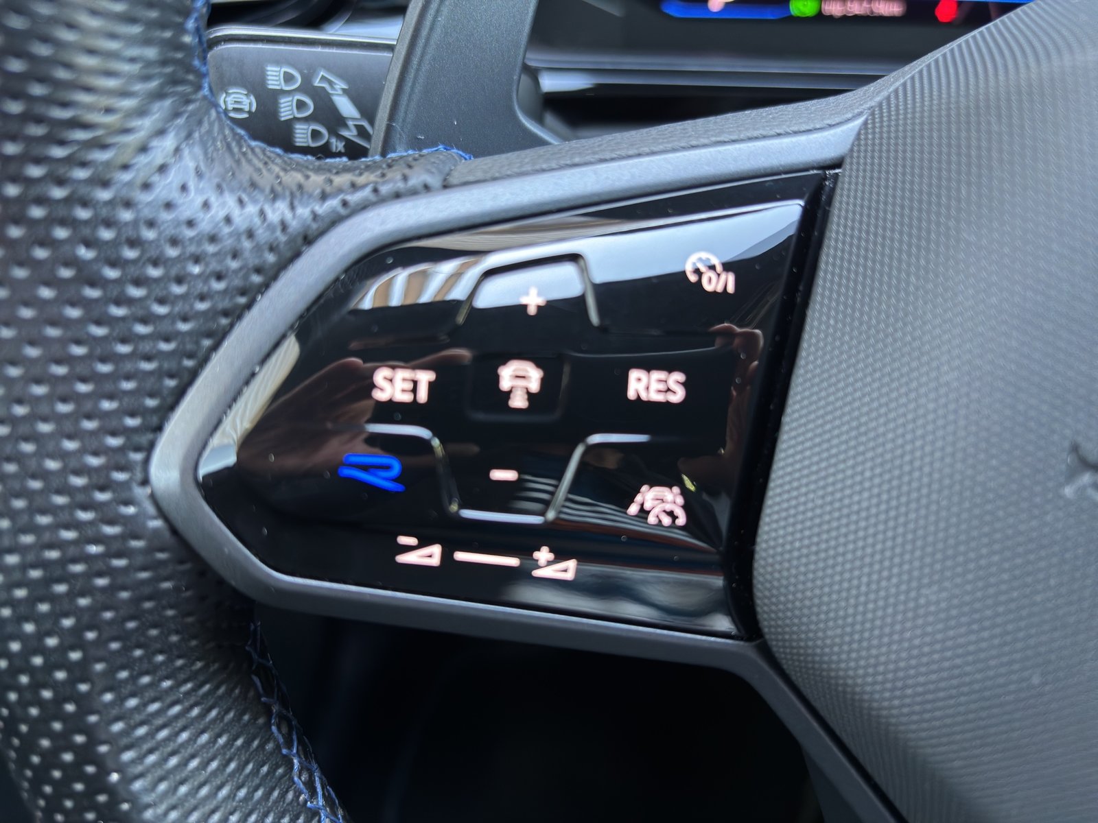 VW T-Roc 2.0 TSI R 75 EditionDSG 4Motion, Petrol, Second hand / Used, Automatic - 6
