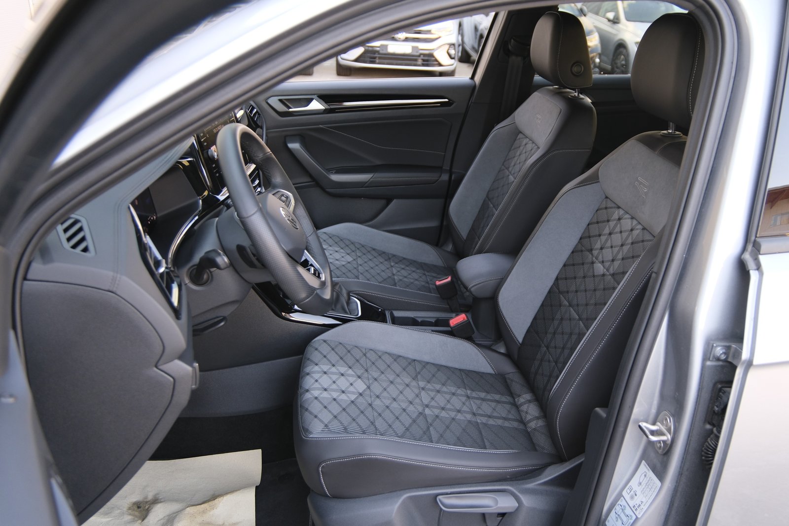 VW T-Roc 1.5 TSI EVO R-Line DSG, Essence, Occasion / Utilisé, Automatique - 4