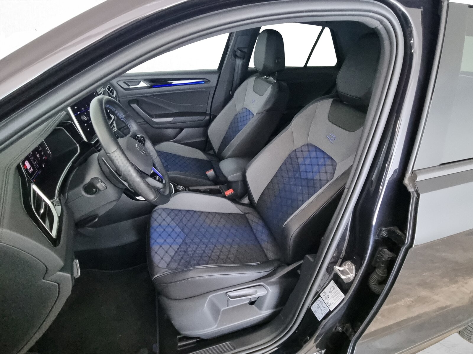 VW T-Roc 2.0 TSI R DSG 4Motion, Benzin, Occasion / Gebraucht, Automatik - 6