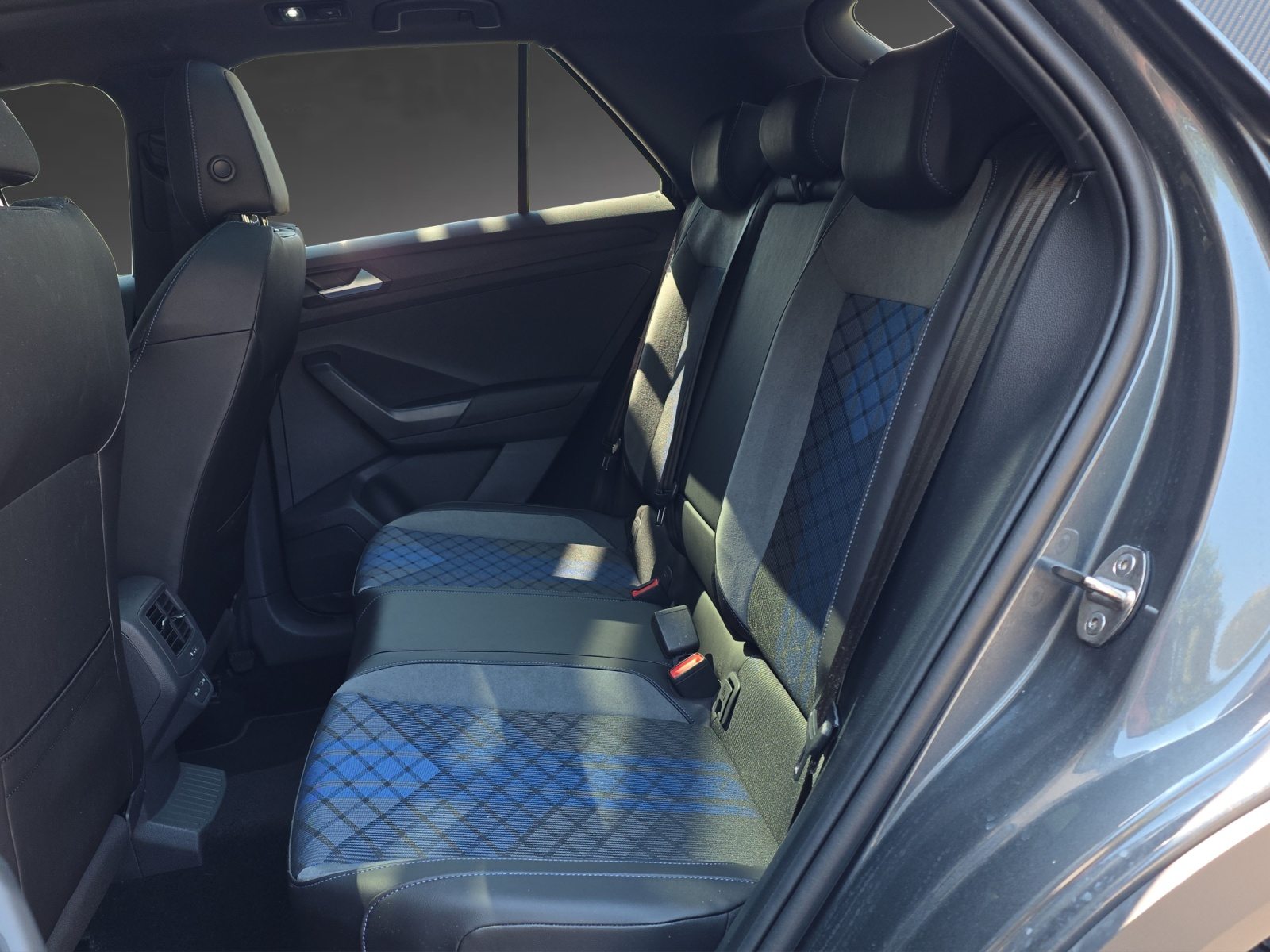 VW T-Roc R 75 Edition, Essence, Occasion / Utilisé, Automatique - 7