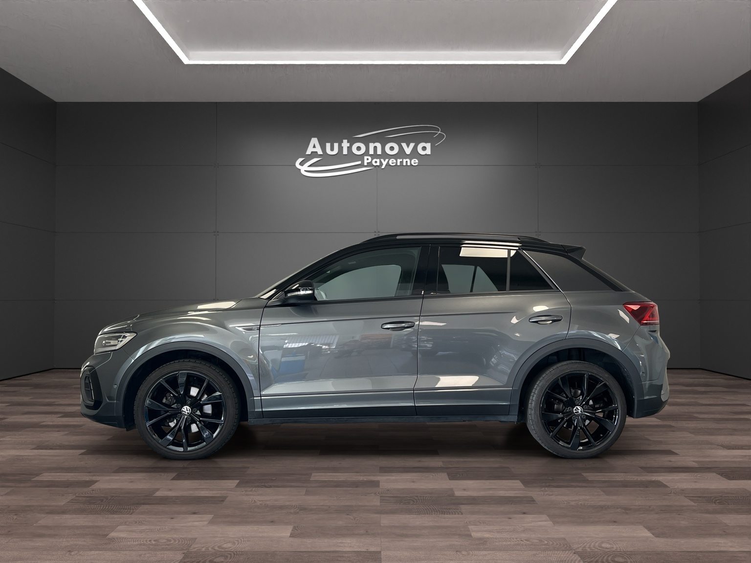 VW T-Roc R-Line, Petrol, Second hand / Used, Automatic - 3