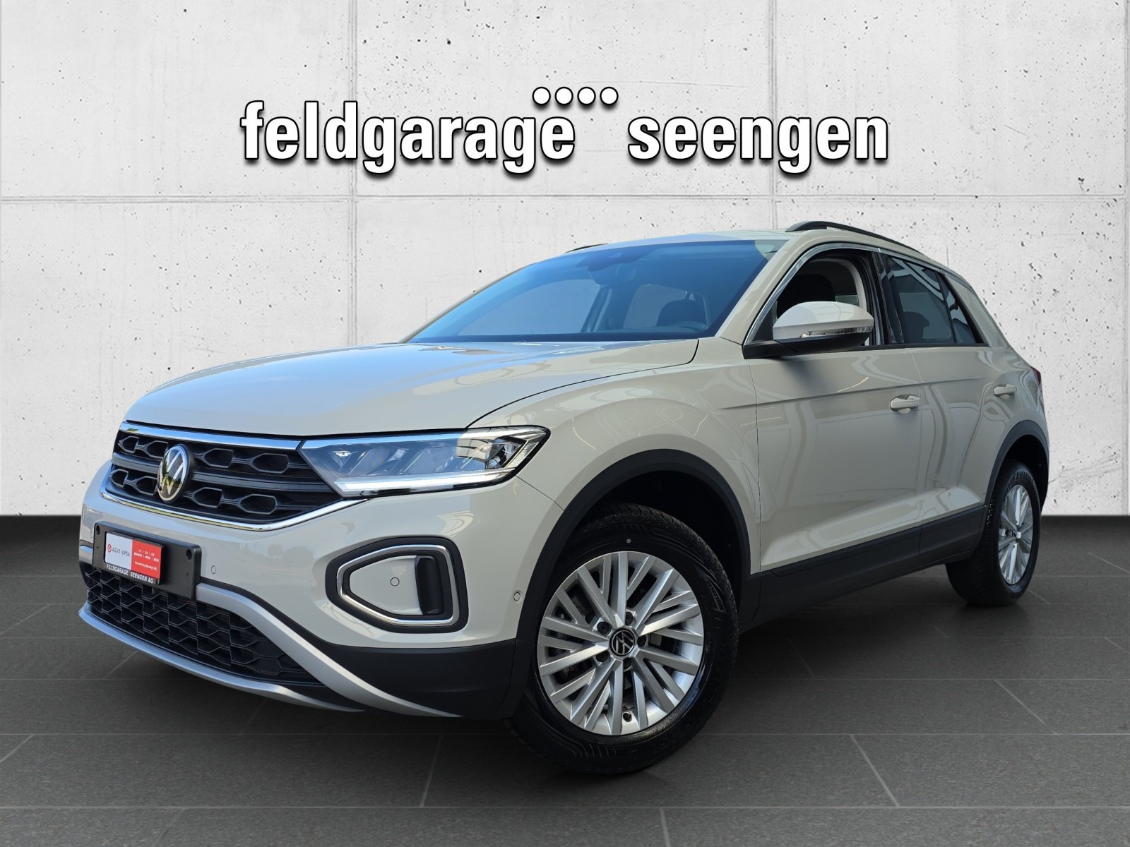VW T-Roc 1.5 TSI EVO Life DSG mit Anhängevorrichtung, Navi,