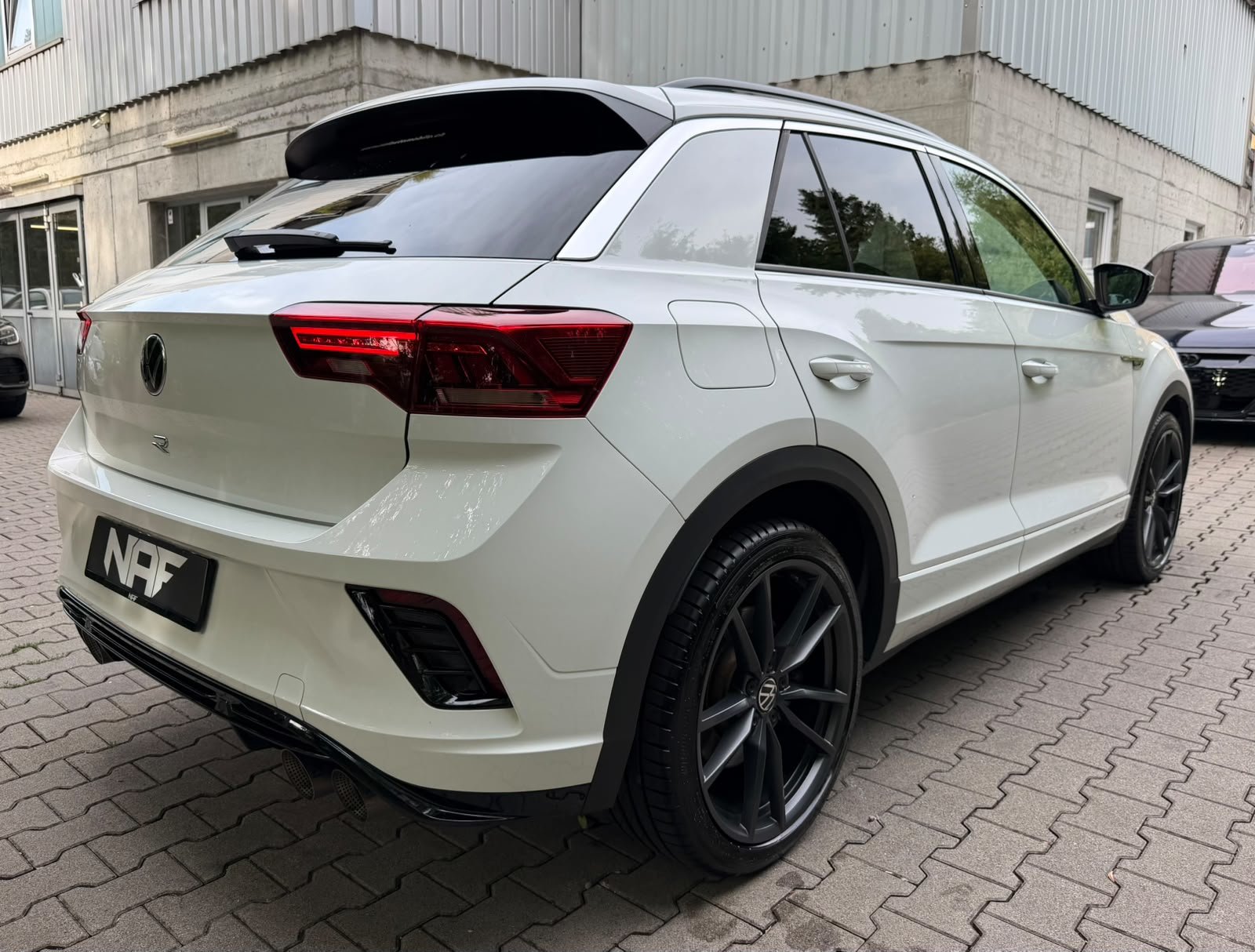 VW T-Roc 2.0 TSI R DSG 4Motion, Benzina, Occasioni / Usate, Automatico - 5