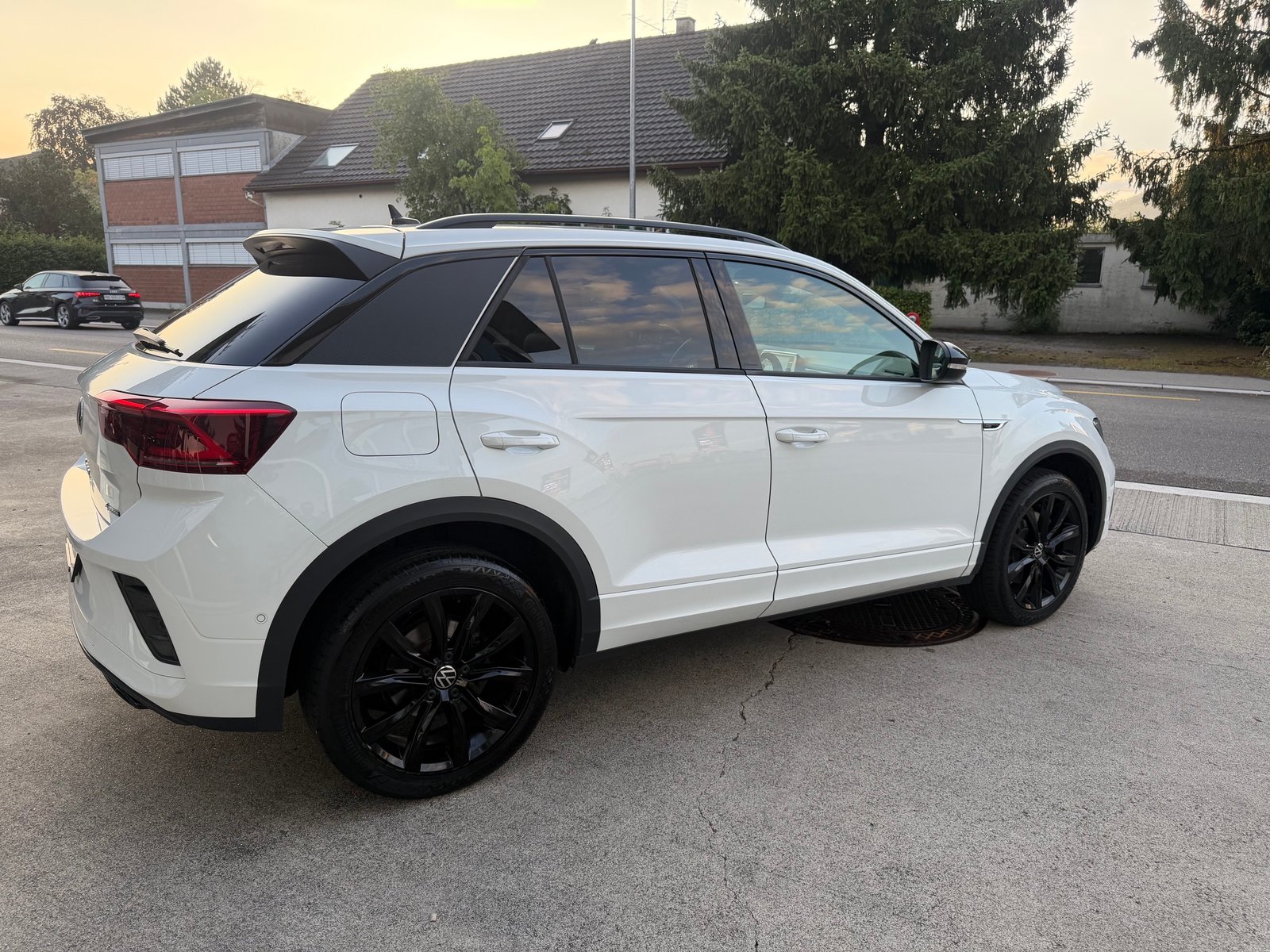 VW T-Roc 2.0 TSI R-Line DSG 4Motion, Benzina, Occasioni / Usate, Automatico - 3
