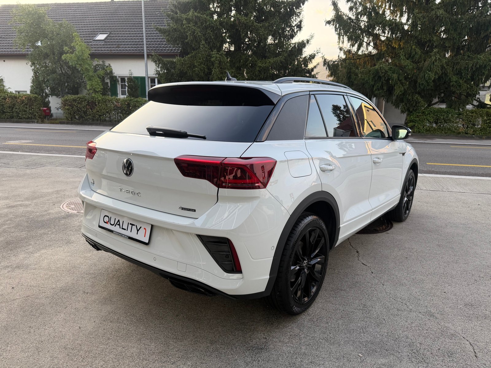 VW T-Roc 2.0 TSI R-Line DSG 4Motion, Benzina, Occasioni / Usate, Automatico - 4