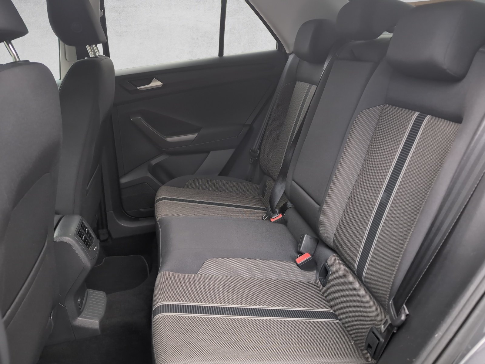 VW T-Roc 1.5 TSI EVO Advance DSG 4Motion, Benzin, Occasion / Gebraucht, Automatik - 7