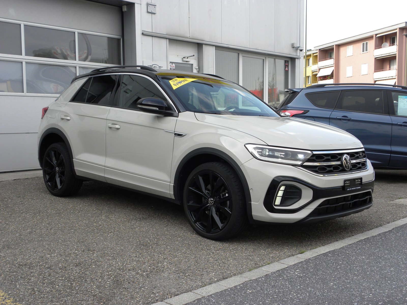 VW T-Roc 2.0 TSI R-Line DSG 4Motion, Petrol, Second hand / Used, Automatic - 2