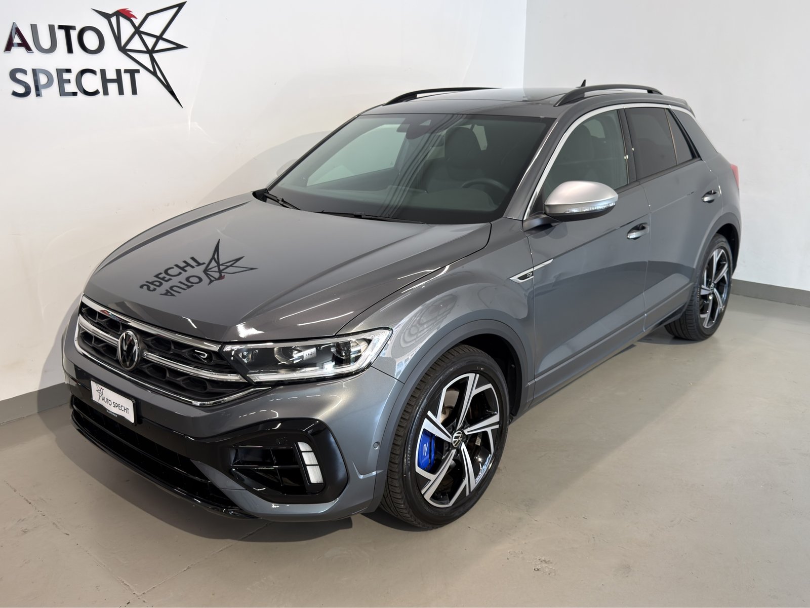 VW T-Roc 2.0 TSI R DSG 4Motion, Petrol, Second hand / Used, Automatic - 2