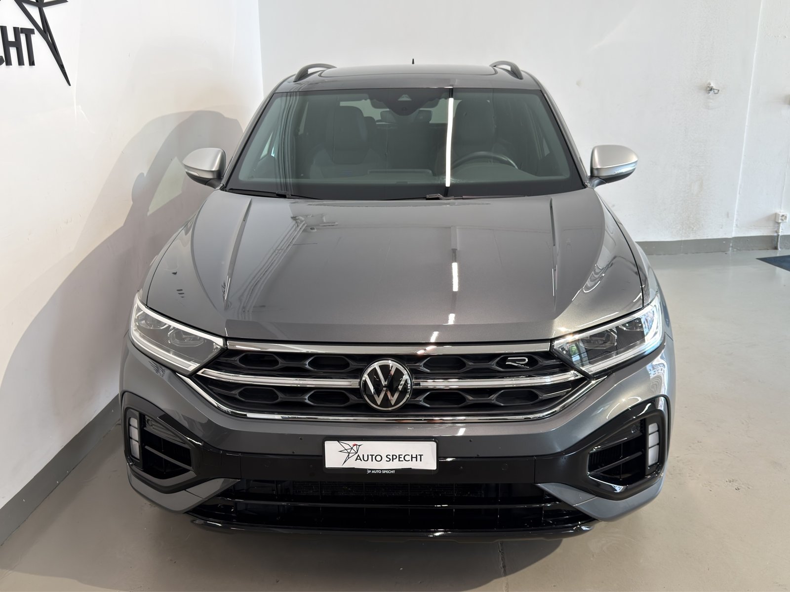 VW T-Roc 2.0 TSI R DSG 4Motion, Petrol, Second hand / Used, Automatic - 3
