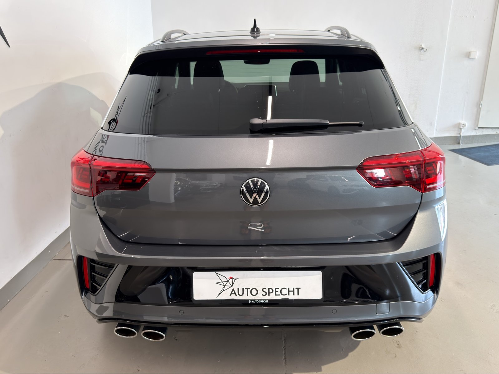VW T-Roc 2.0 TSI R DSG 4Motion, Petrol, Second hand / Used, Automatic - 4
