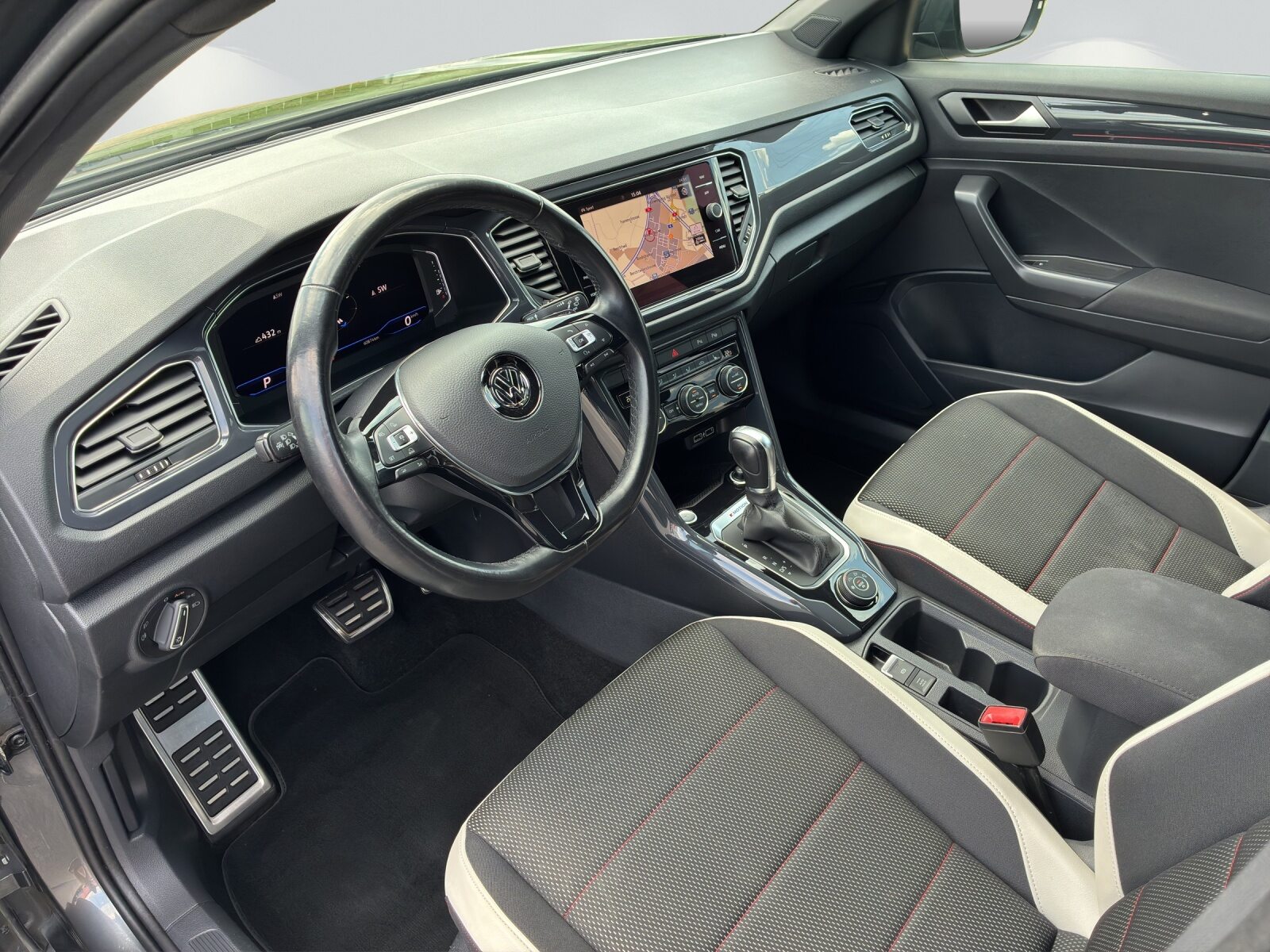VW T-Roc Sport, Benzin, Occasion / Gebraucht, Automatik - 6