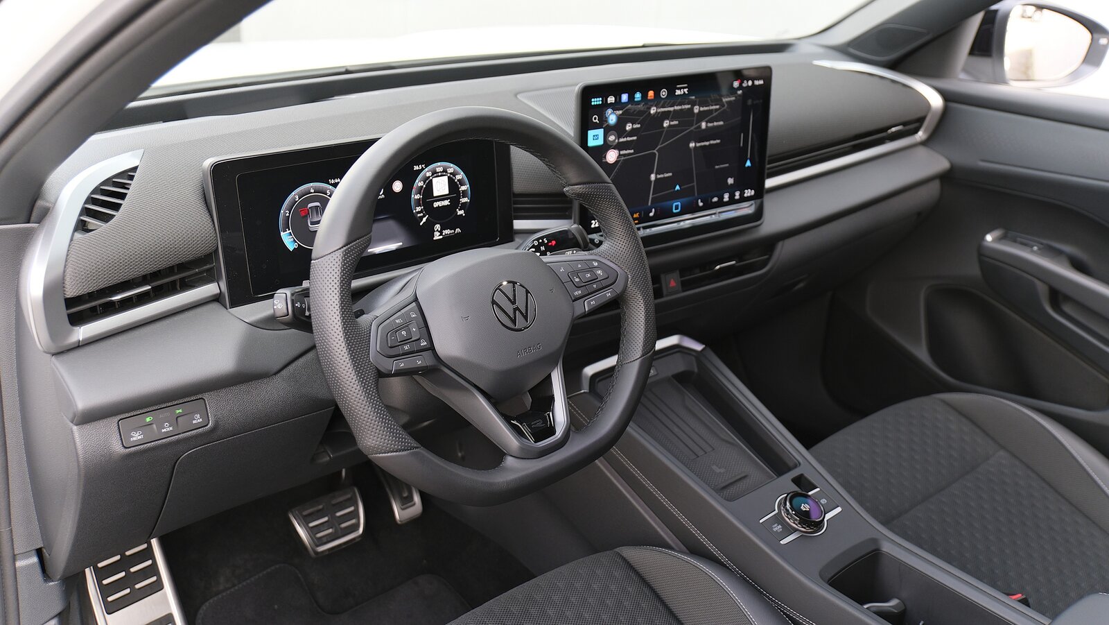 VW T-Roc 1.5 eTSI mHEV R-Line DSG Black Style, Mild-Hybrid Petrol/Electric, Second hand / Used, Automatic - 3