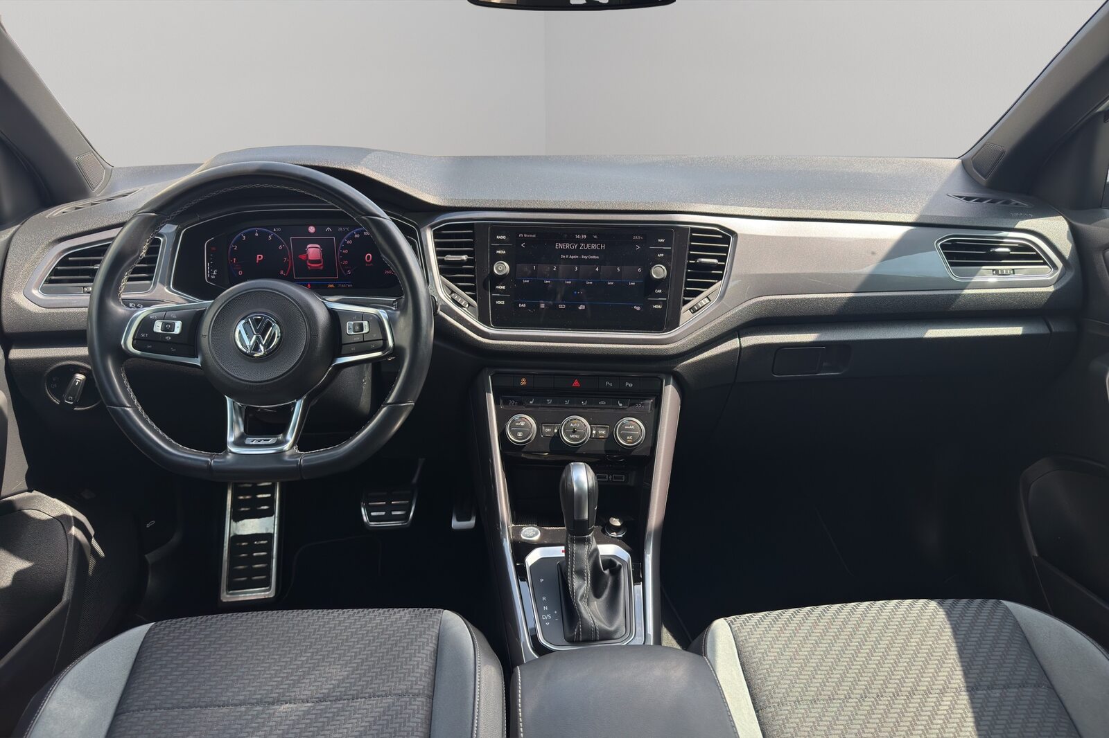VW T-Roc Sport, Benzin, Occasion / Gebraucht, Automatik - 7