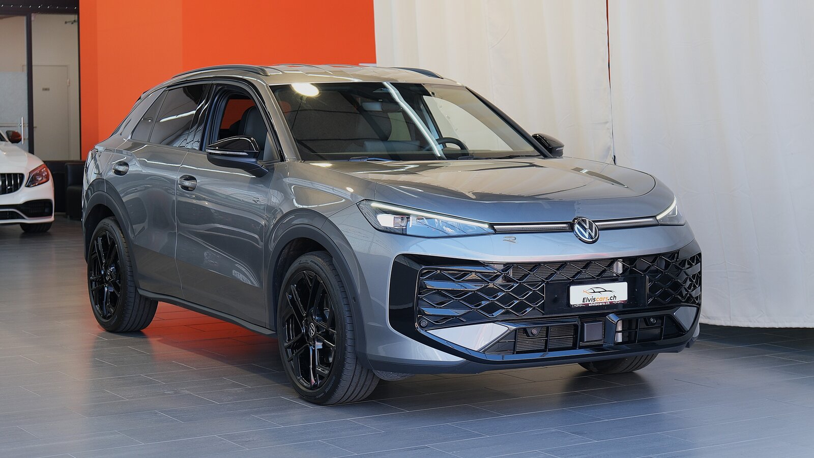 VW T-Roc 1.5 eTSI mHEV R-Line DSG Black Style, Mild-Hybrid Petrol/Electric, Second hand / Used, Automatic - 2