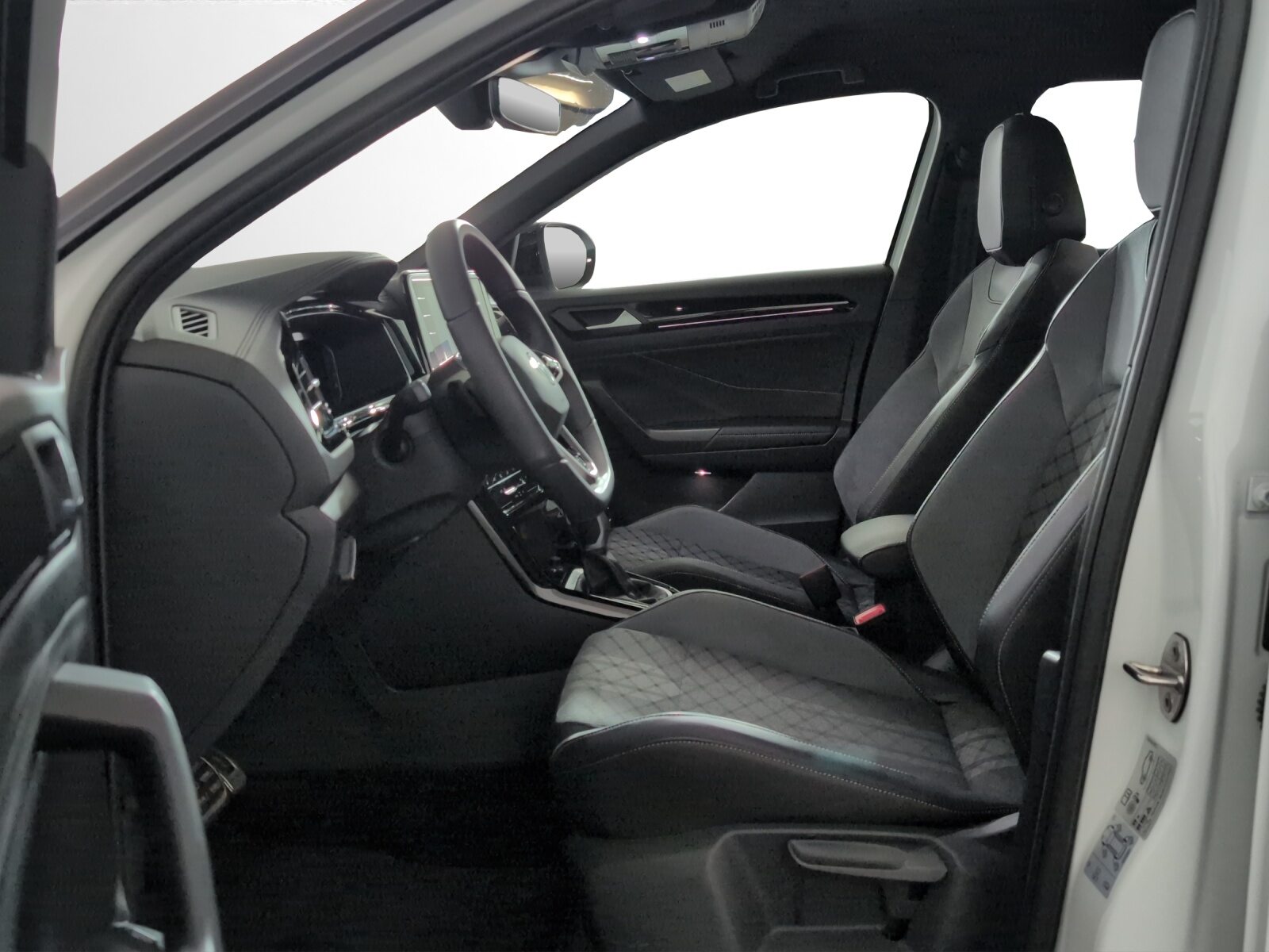 VW T-Roc PA R-Line, Petrol, Second hand / Used, Automatic - 6