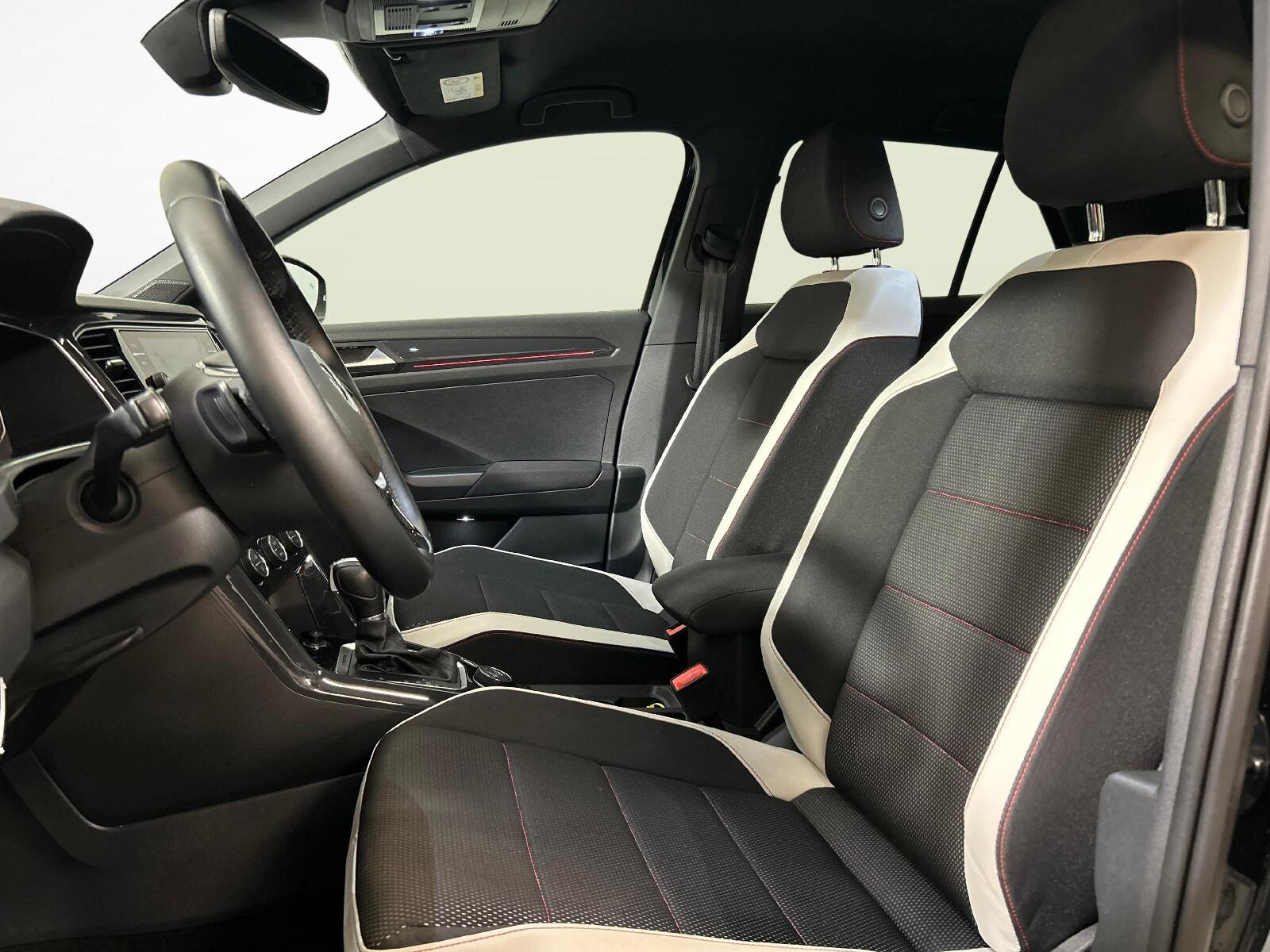 VW T-Roc 2.0 TSI Sport DSG 4motion, Petrol, Second hand / Used, Automatic - 3