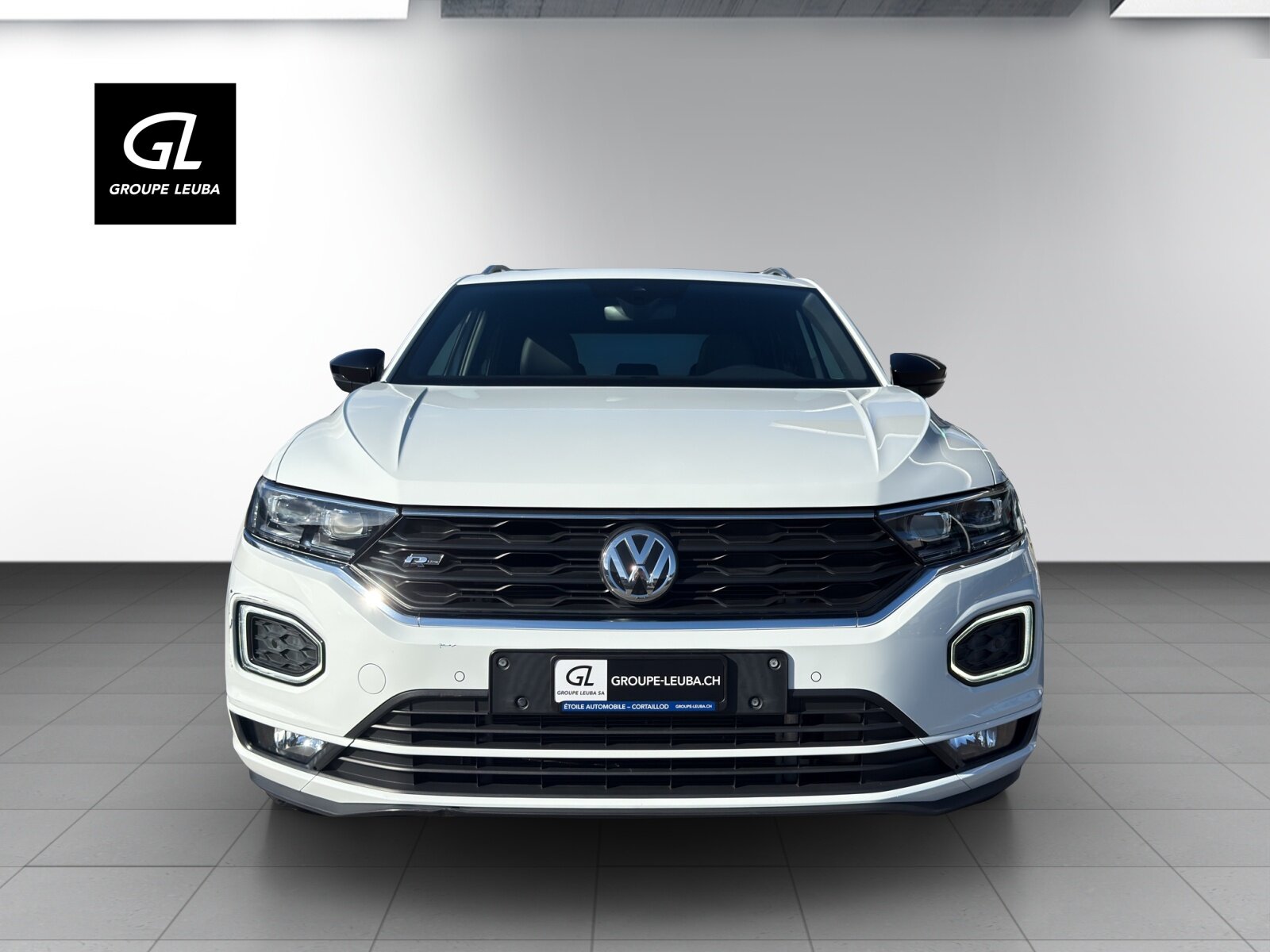 VW T-Roc 2.0 TSI Sport 4M, Petrol, Second hand / Used, Automatic - 2