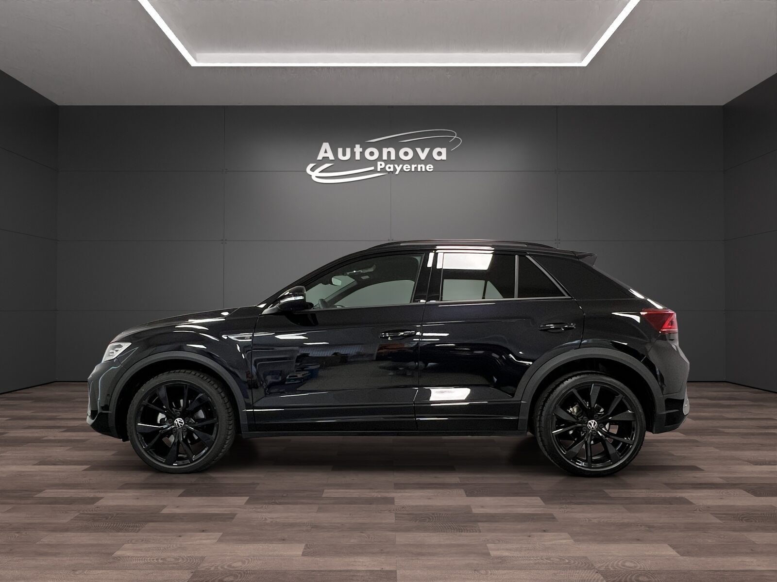 VW T-Roc R-Line, Petrol, Second hand / Used, Automatic - 3