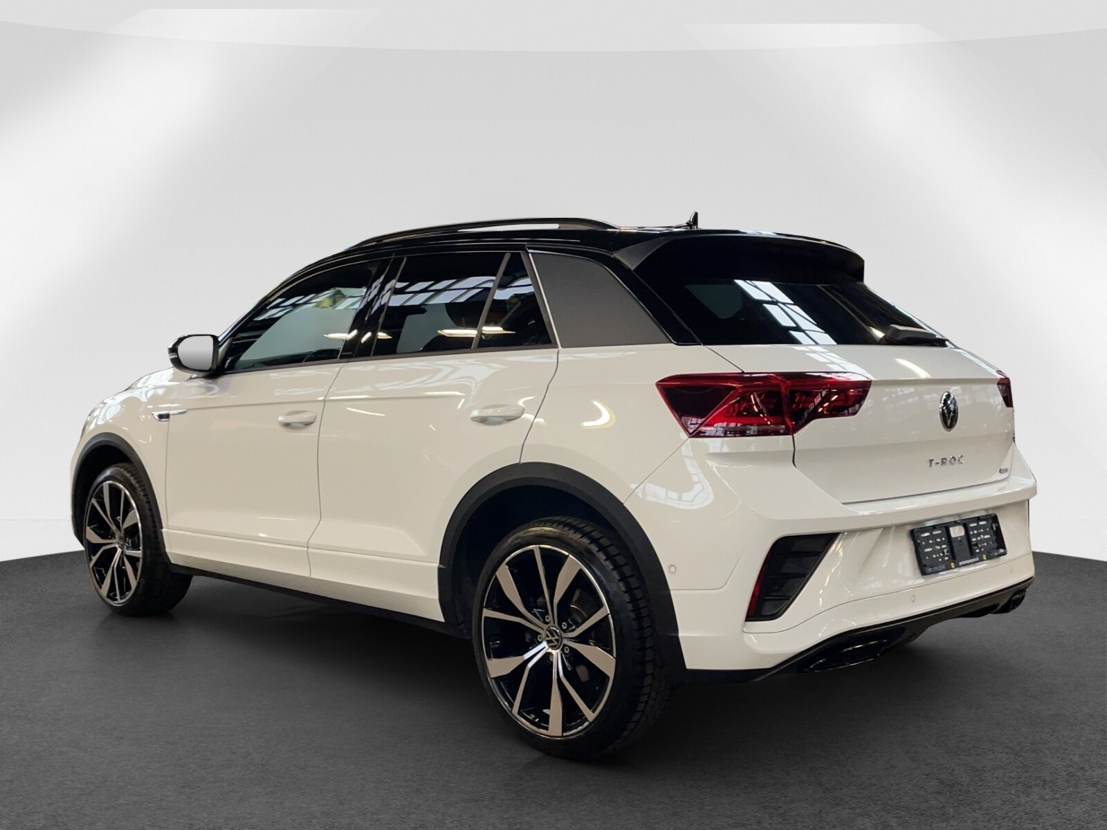VW T-Roc 2.0 TSI R-Line DSG 4motion, Petrol, Second hand / Used, Automatic - 5