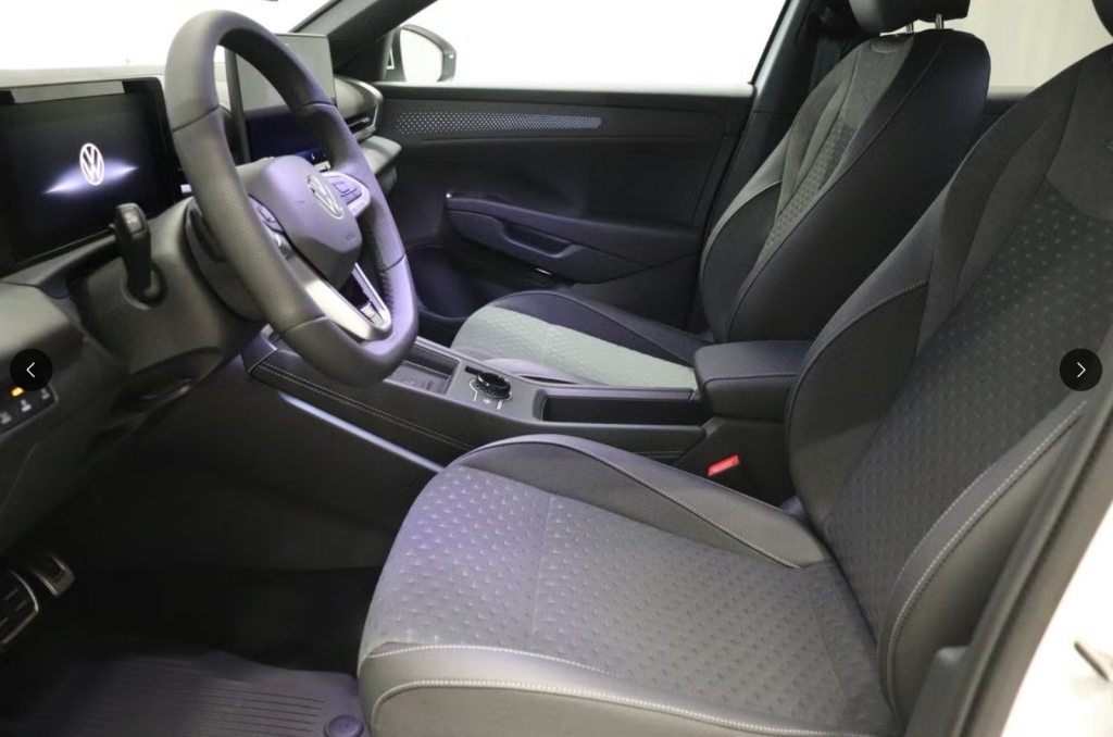 VW T-ROC 1.5 eTSI R-Line DSG, Mild-Hybrid Benzin/Elektro, Vorführwagen, Automatik - 3