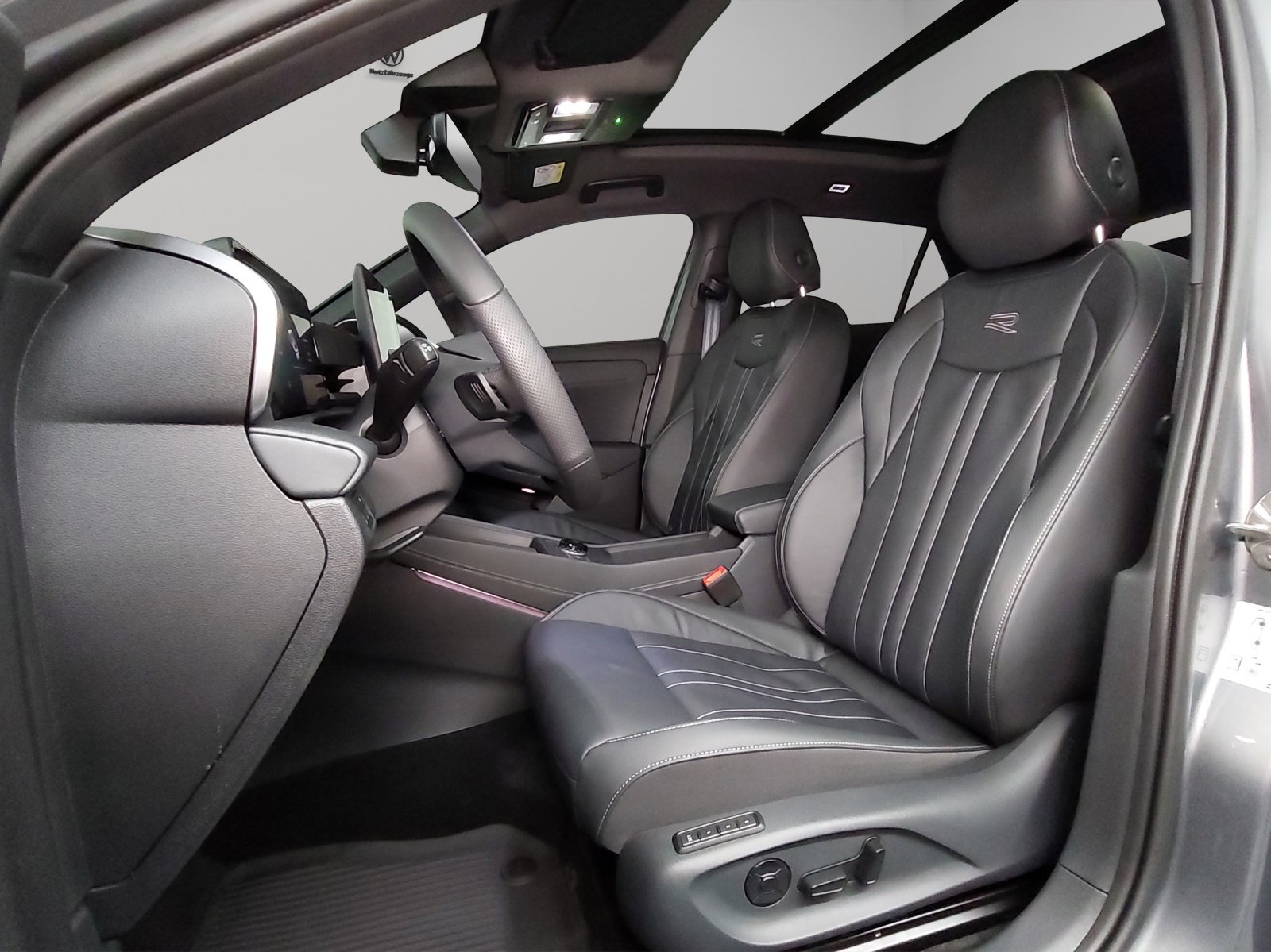 VW T-Roc NF R-Line, Petrol, Ex-demonstrator, Automatic - 6