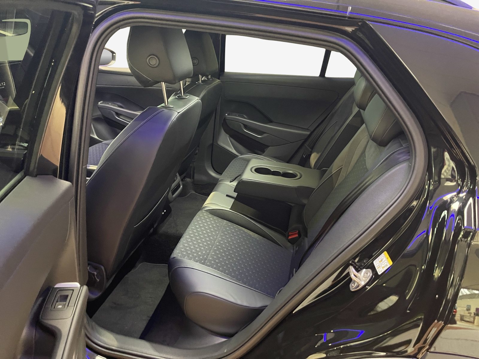 VW T-Roc NF R-Line, Benzin, Vorführwagen, Automatik - 6