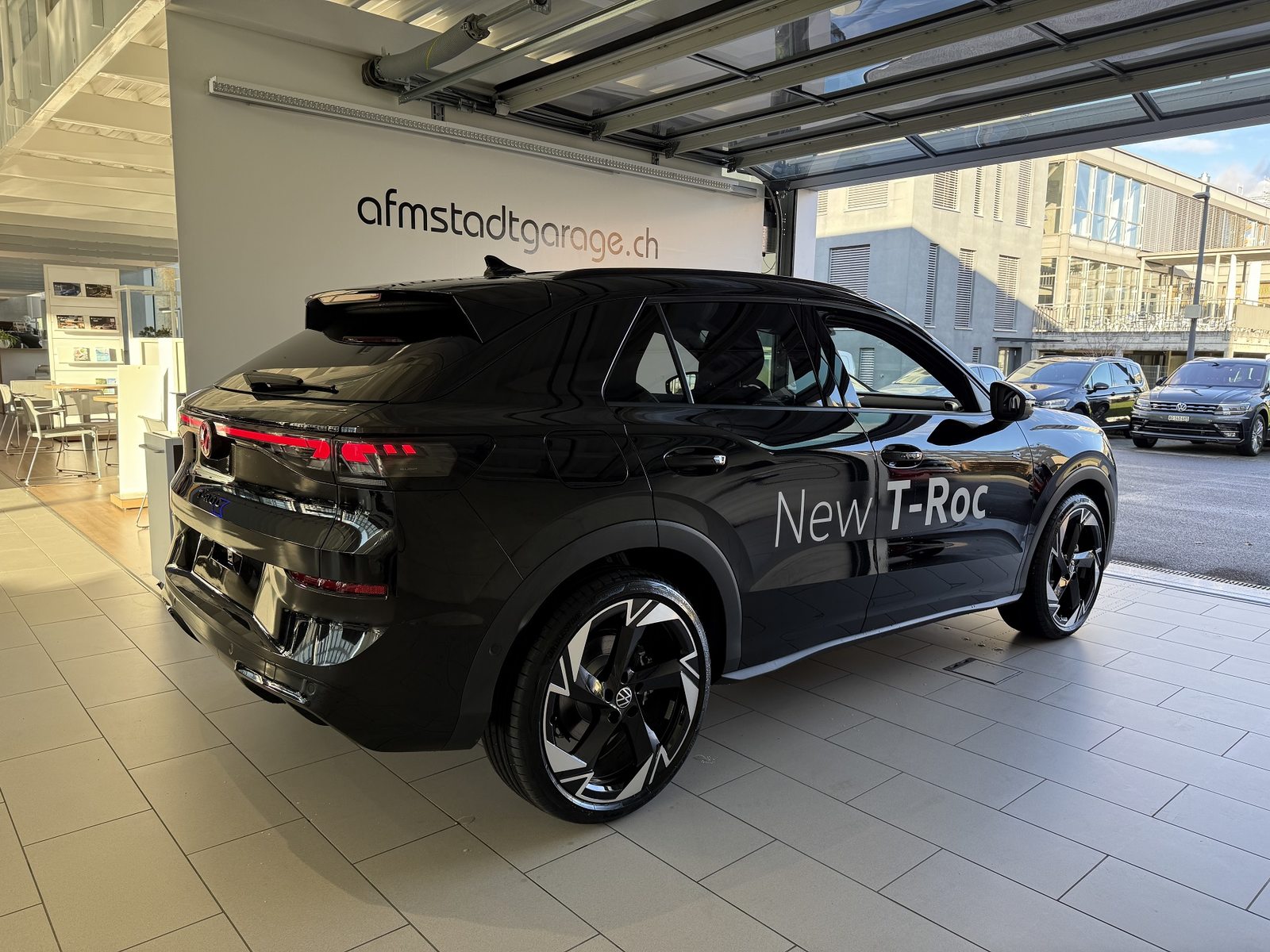 VW T-Roc NF R-Line, Benzin, Occasion / Gebraucht, Automat - 2