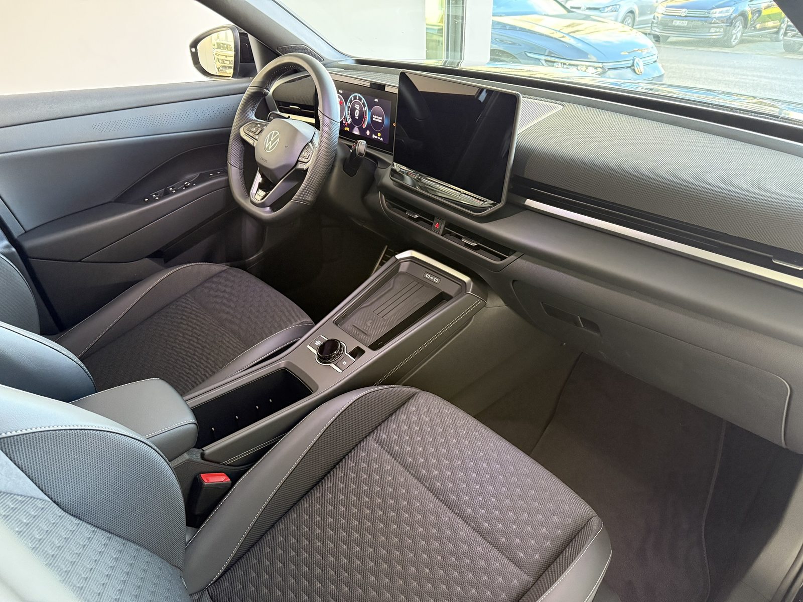 VW T-Roc NF R-Line, Benzin, Occasion / Gebraucht, Automat - 5