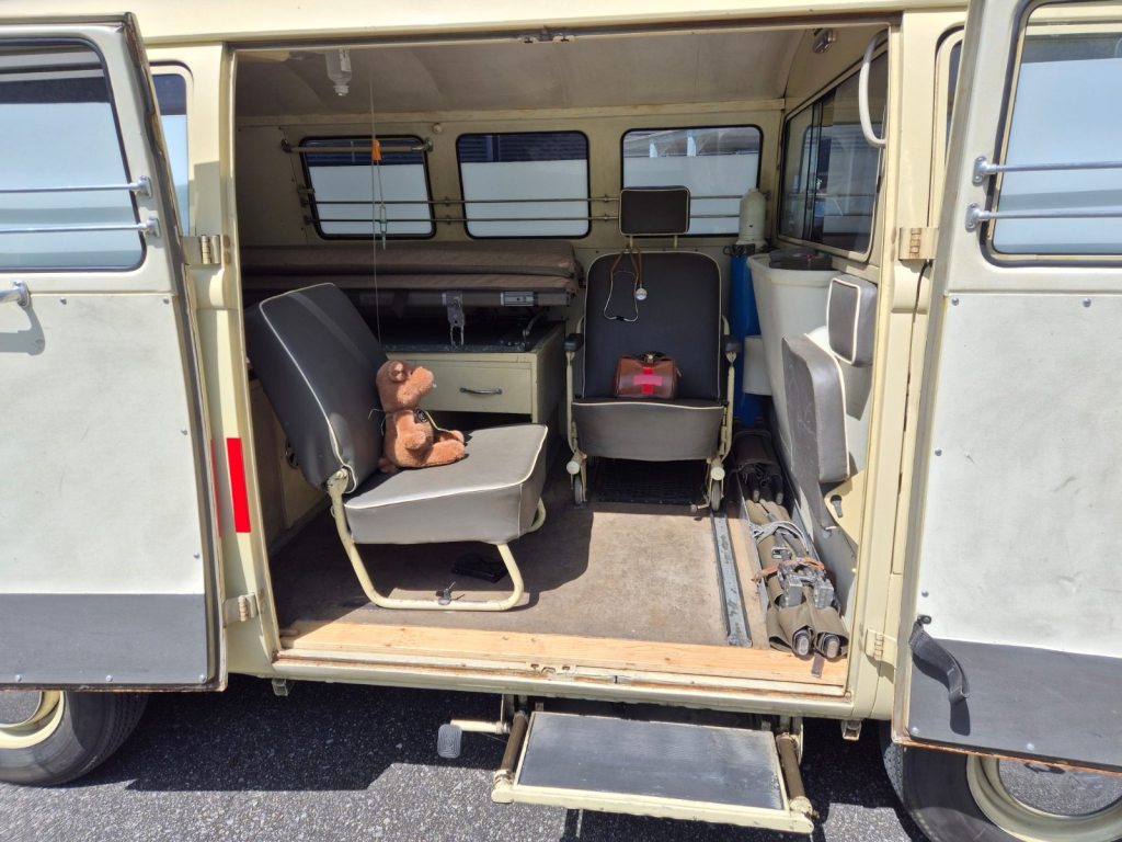 VW T1 Ambulanz, Essence, Occasion / Utilisé, Manuelle - 3