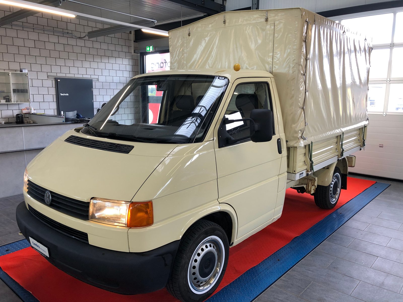 VW T4 2.5 Blachenaufbau, Petrol, Second hand / Used, Automatic - 5