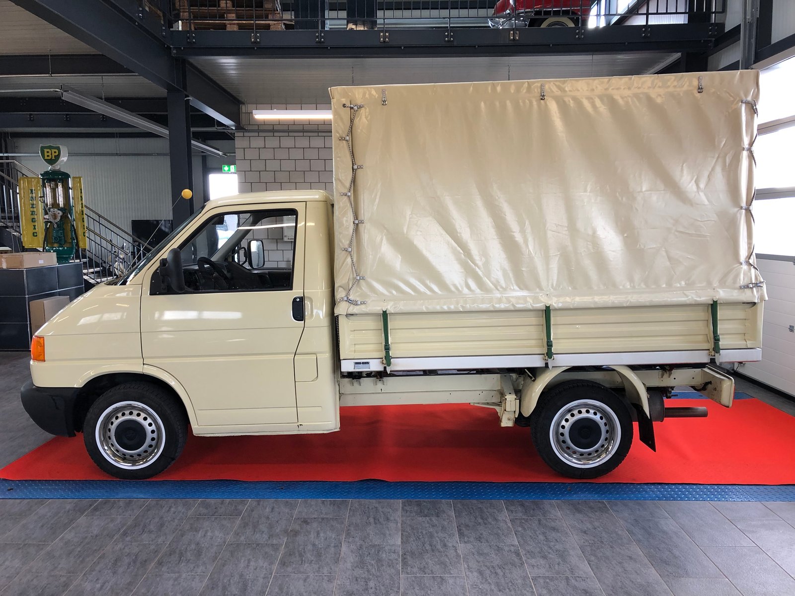 VW T4 2.5 Blachenaufbau, Petrol, Second hand / Used, Automatic - 6