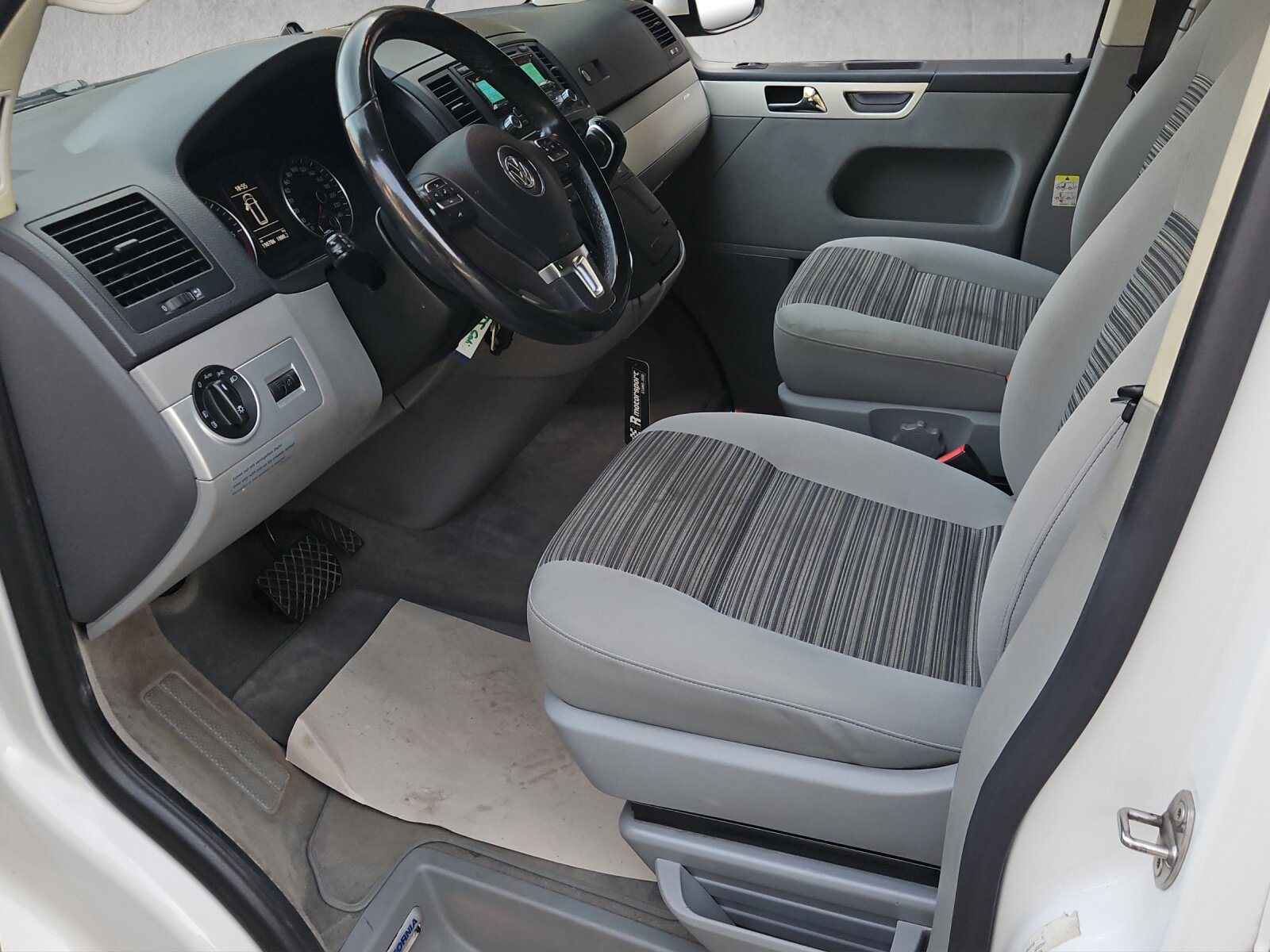 VW T5 California 2.0 Bi-TDI Comfortline 4Motion DSG, Diesel, Occasion / Gebraucht, Automatik - 2