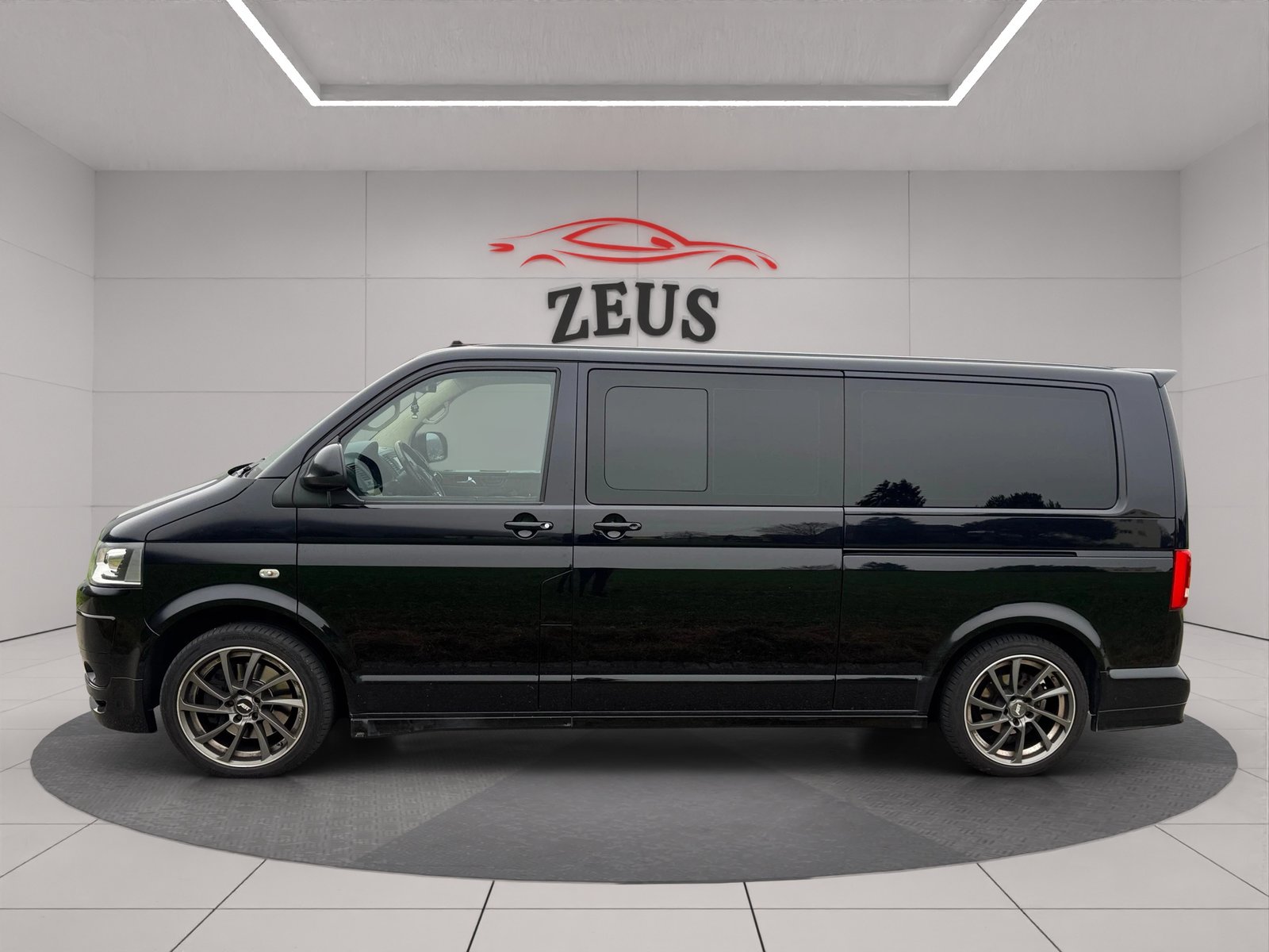VW T5 Multivan 2.0 TSI VIP Business Umbau, Petrol, Second hand / Used, Automatic - 4