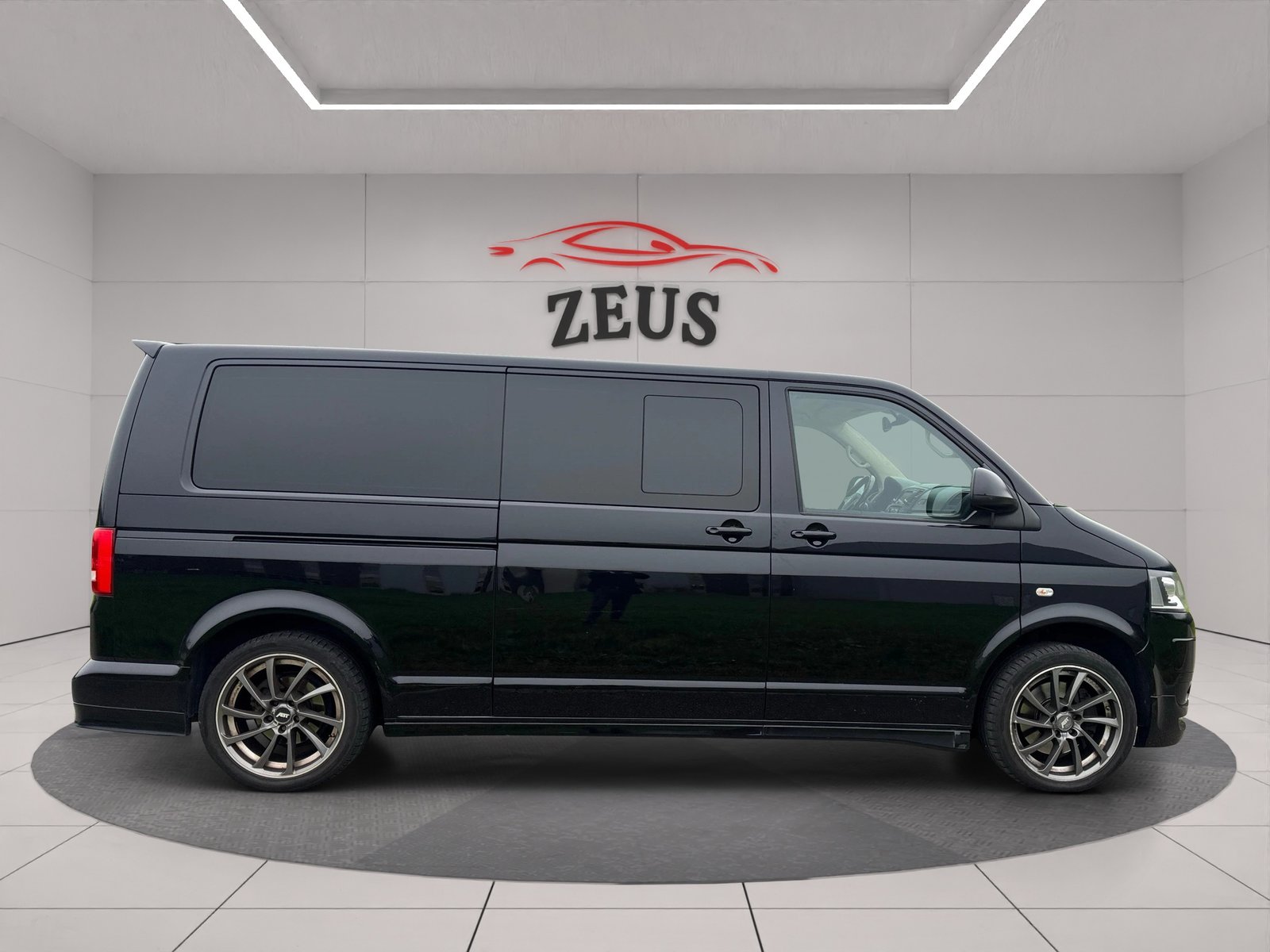VW T5 Multivan 2.0 TSI VIP Business Umbau, Petrol, Second hand / Used, Automatic - 5