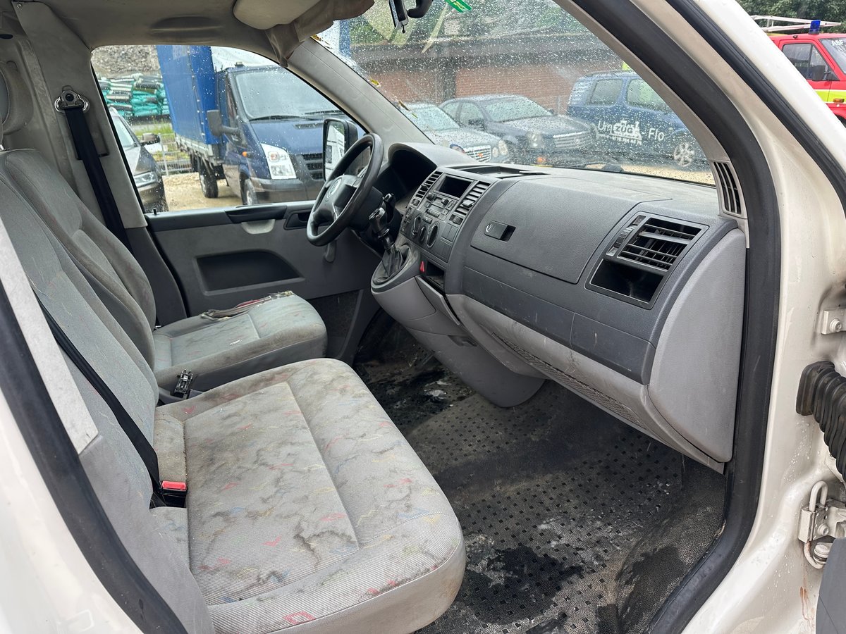 VW T5 2.5 TDI PD 4MOTION, Diesel, Second hand / Used, Manual - 4