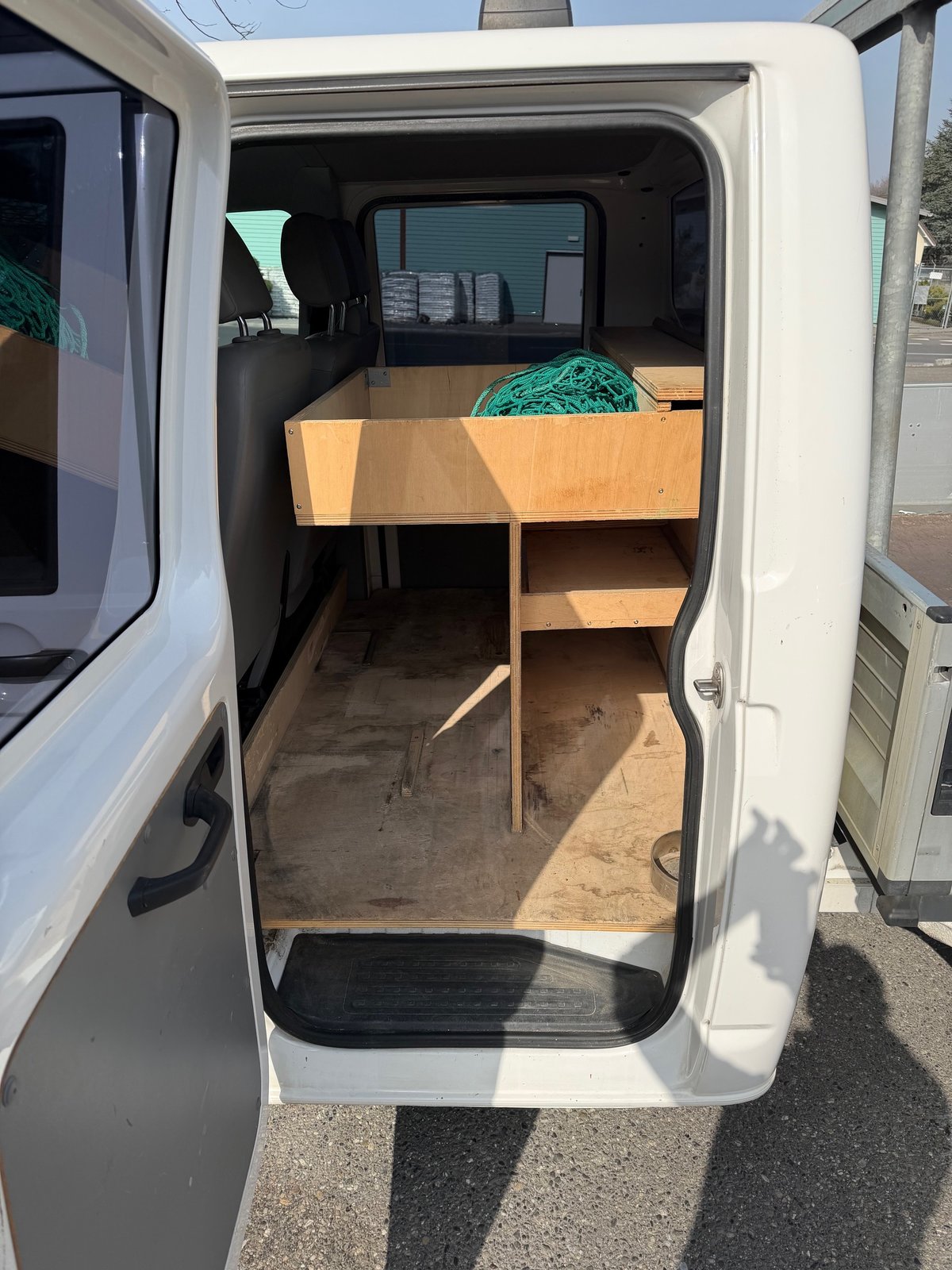 VW T5 2.0 TDI, Diesel, Second hand / Used, Manual - 4