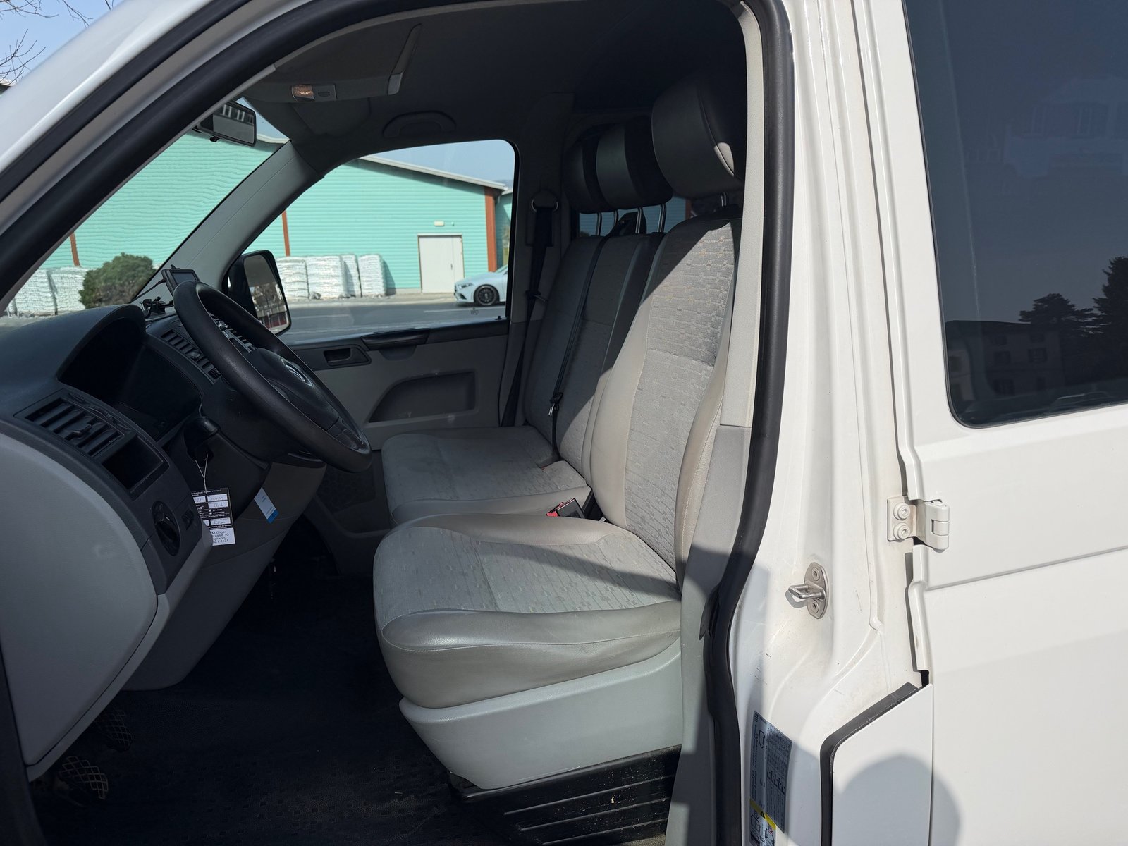 VW T5 2.0 TDI, Diesel, Second hand / Used, Manual - 5