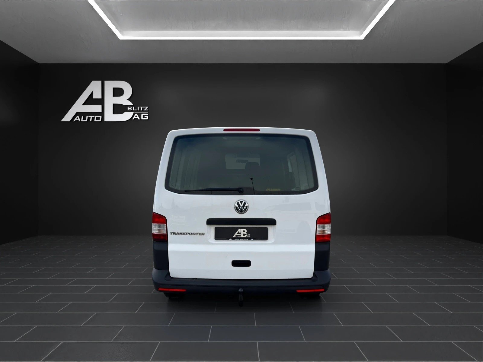 VW T5 2.0 TDI DSG, Diesel, Second hand / Used, Automatic - 4