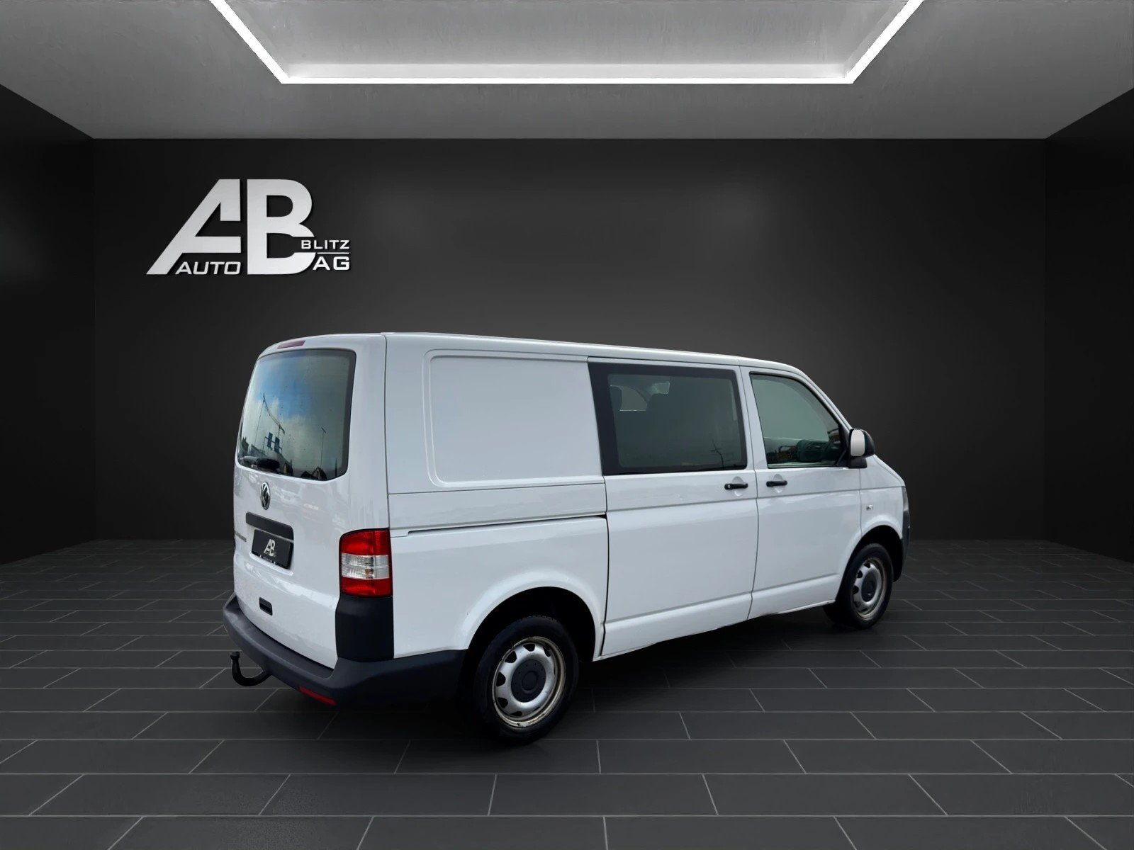 VW T5 2.0 TDI DSG, Diesel, Second hand / Used, Automatic - 5
