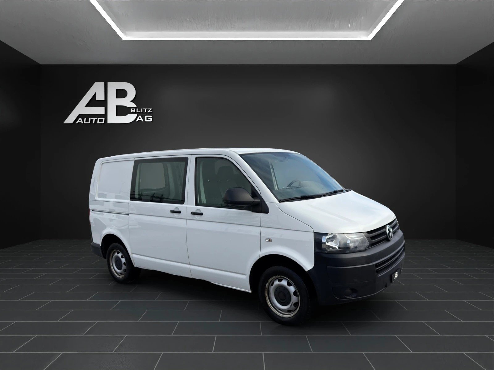 VW T5 2.0 TDI DSG, Diesel, Second hand / Used, Automatic - 6